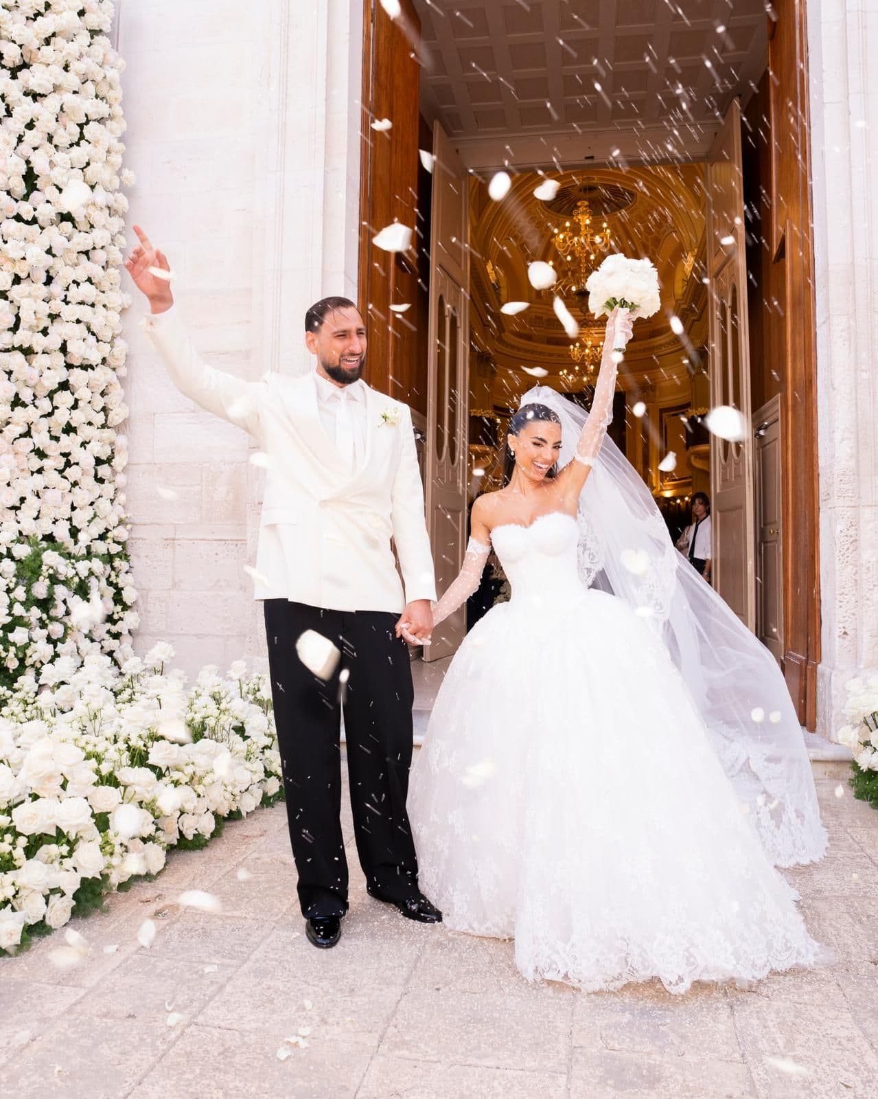 Gigio Donnarumma e Alessia Elefante sposi: per lui e lei wedding look ad alto tasso di romanticismo