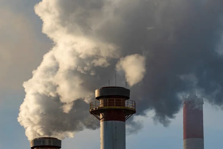 Clima, avviso ONU: nel 2025 emissioni al massimo storico, rischio di aumento di 2,8°C entro il 2100