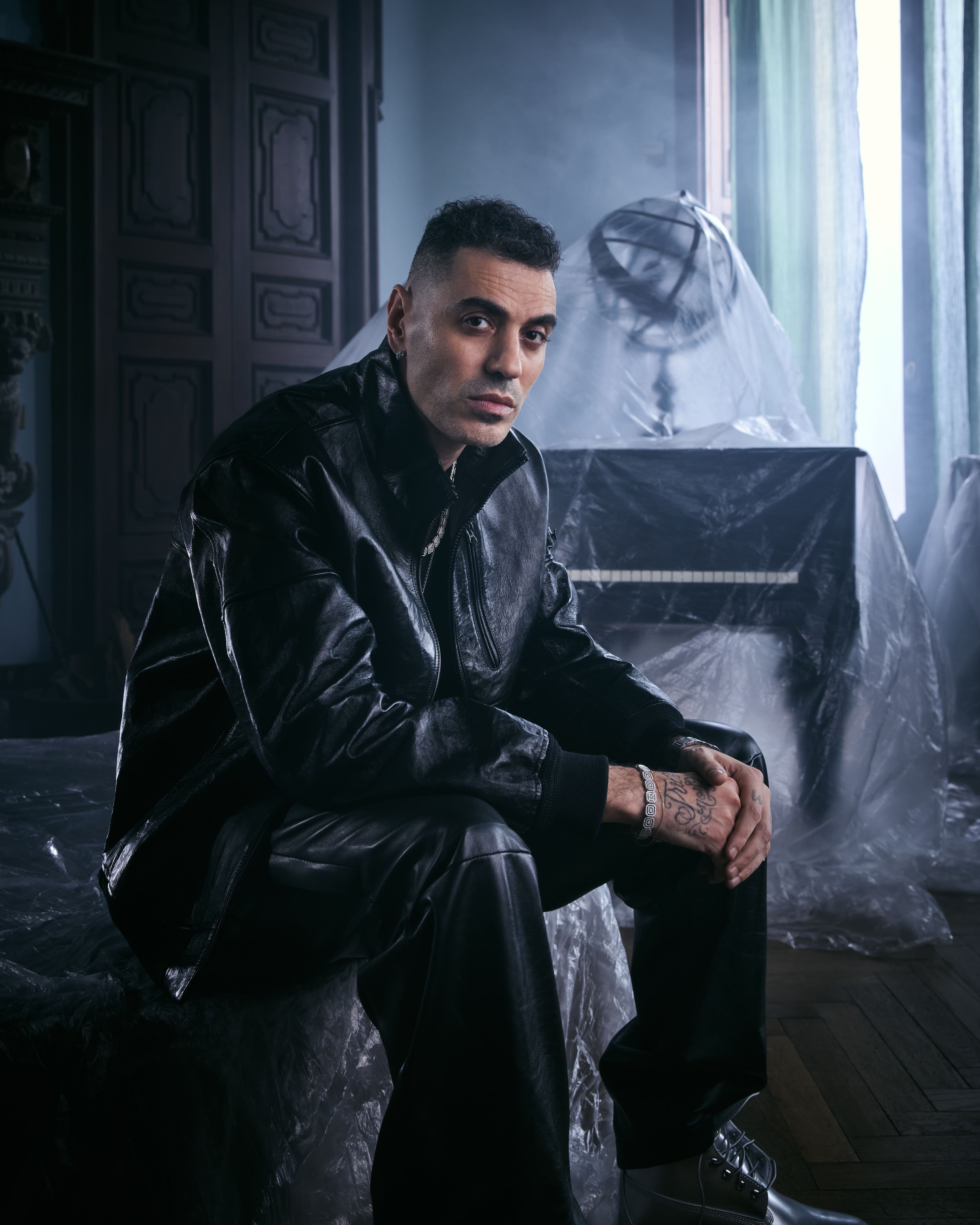 Marracash sugli scontri di Milano: «Una generazione senza futuro, che studia per niente e viene messa ai margini. La violenza va condannata, ma esistono molte forme di violenza»