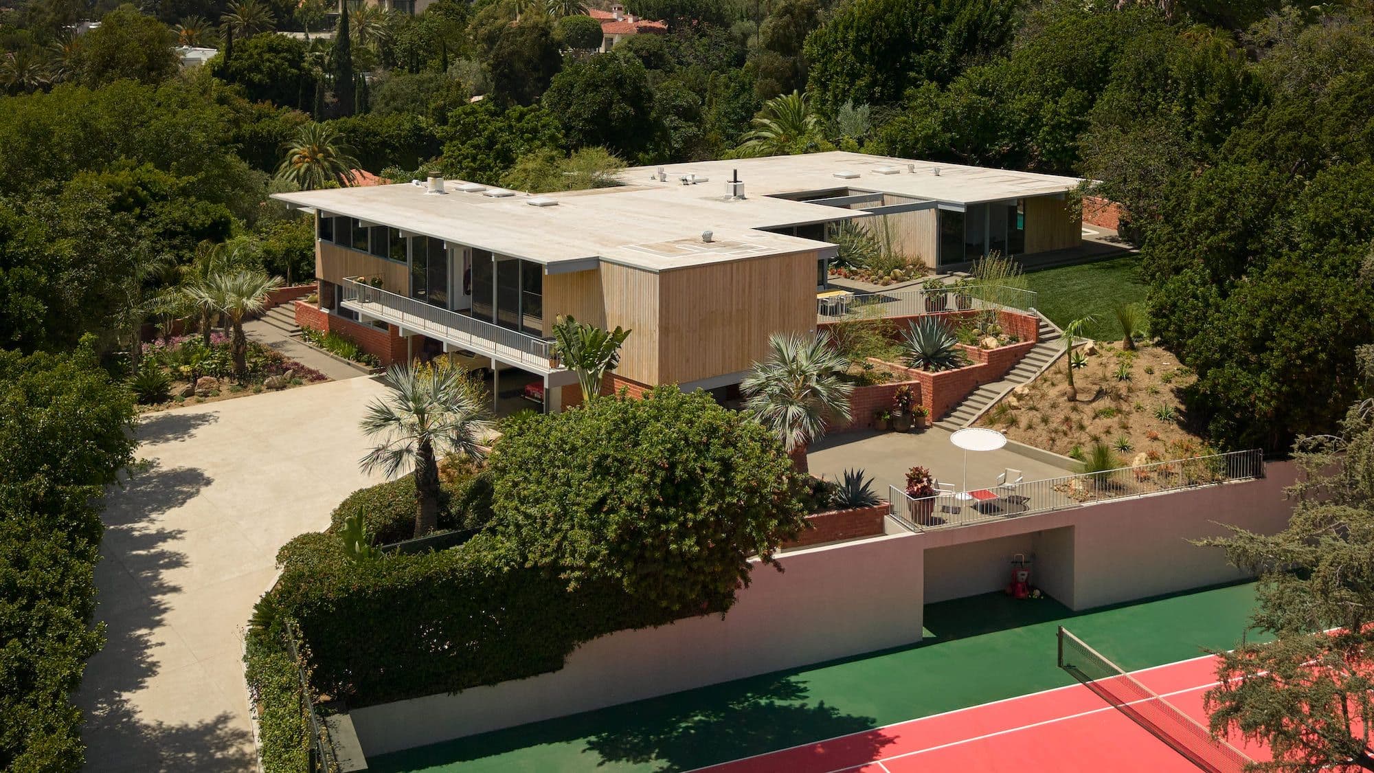 Benedikt Taschen mette in vendita la sua casa a Beverly Hills (là, dove una volta c'era Charlie Chaplin)