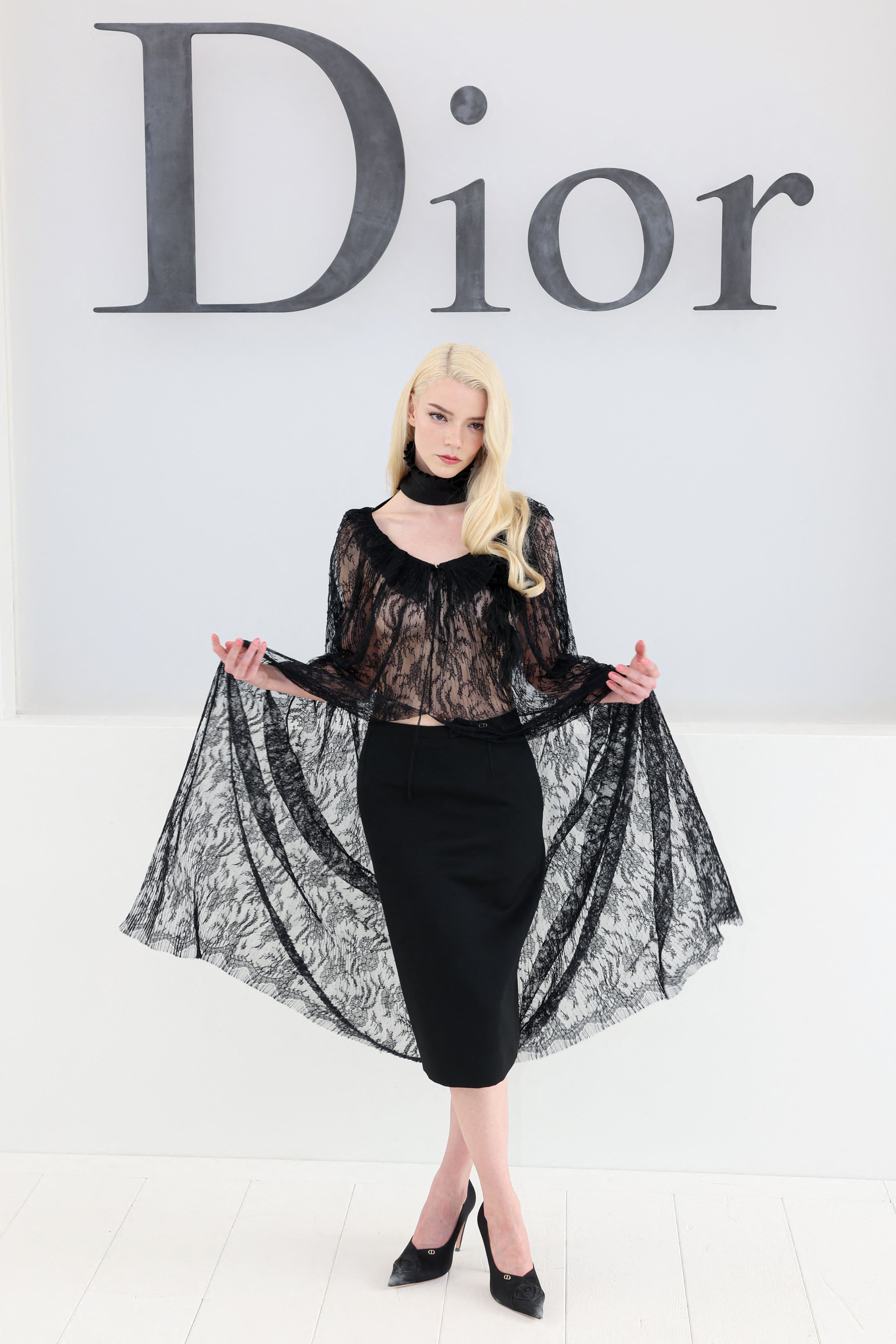 Paris Fashion Week: Anya Taylor-Joy, regina dei pizzi (e tutte le altre star in front row alle sfilate)
