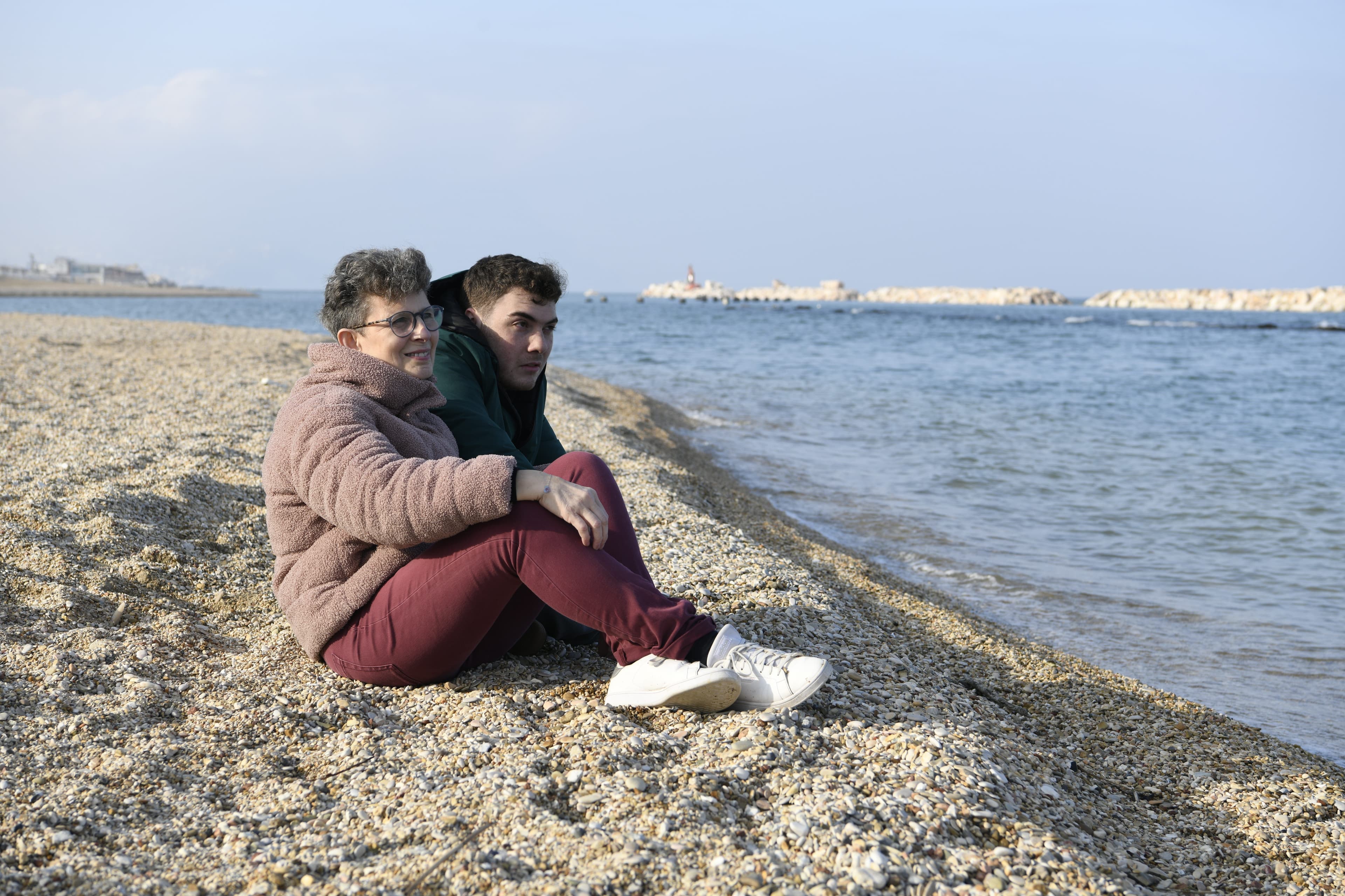 Agnese, mamma di Emanuele: «Per i caregiver l’estate non è una vacanza. Chi ha un figlio con bisogni particolari vive con una responsabilità continua. Sarebbe bello poter abbassare la guardia per un momento»