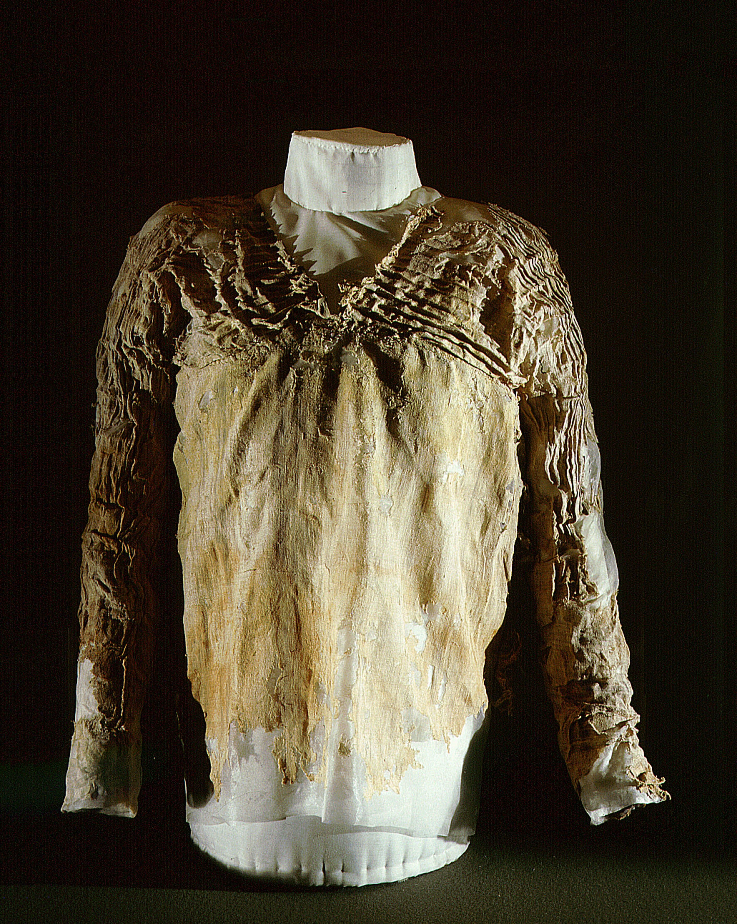 Tarkhan Dress, l'abito più antico del mondo ha 5mila anni. Ma per 64 nessuno si era accorto che fosse un vestito