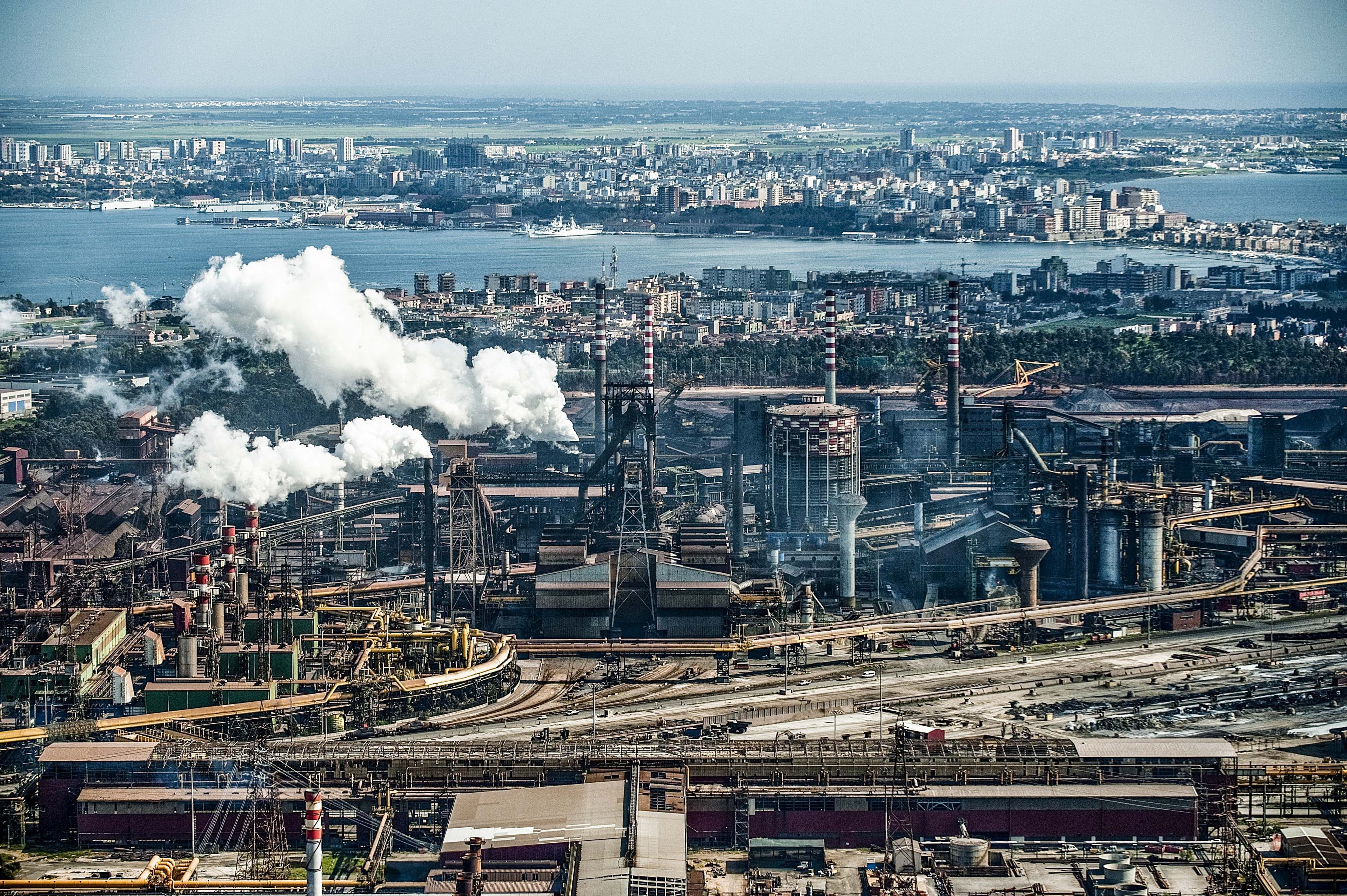 L’Ilva di Taranto è il più grande disastro economico dell’industria italiana (e lo pagano i lavoratori)
