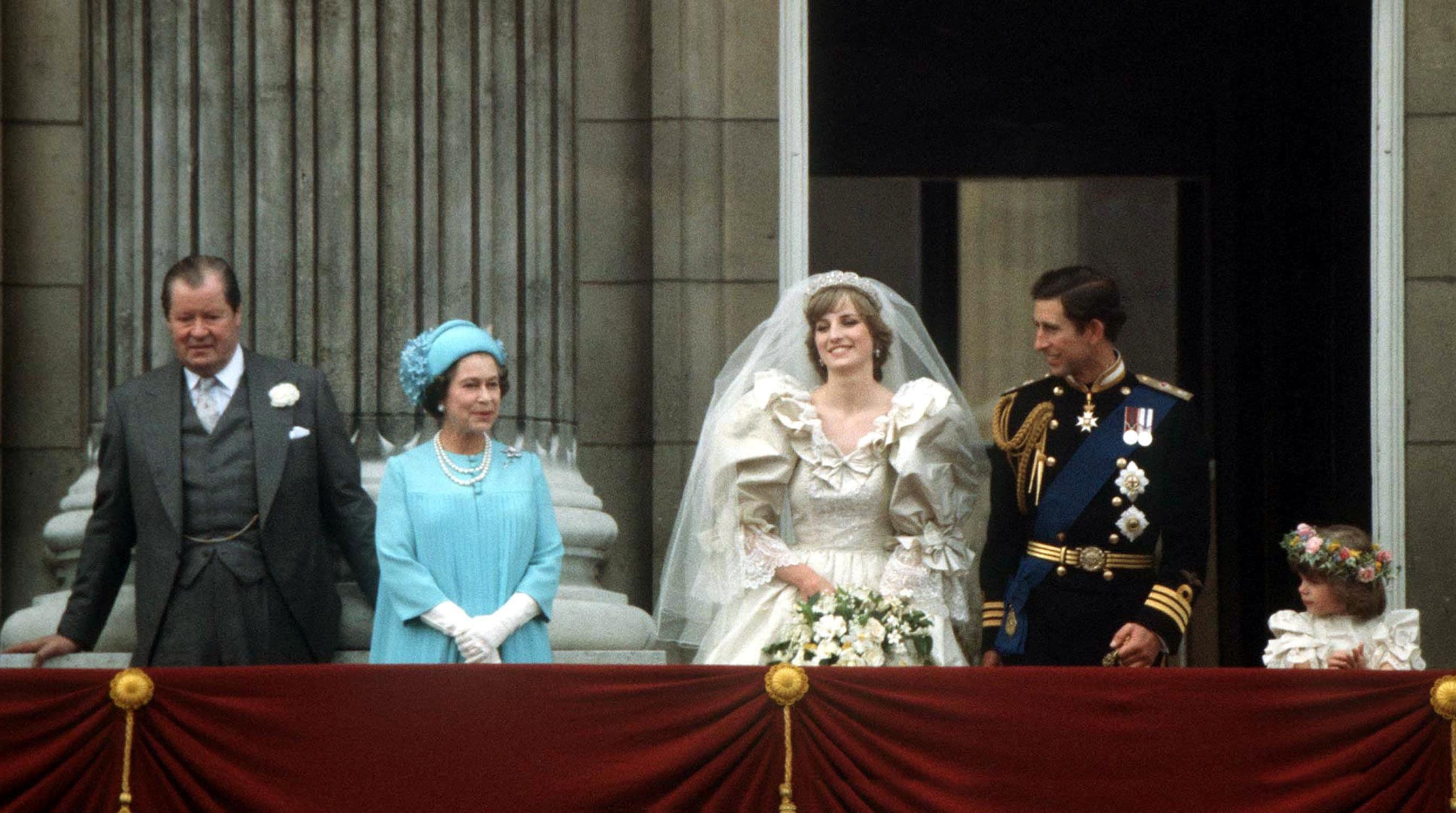 «Diana non sarebbe nata, e nemmeno Carlo»: il conte Charles Spencer sostiene che suo padre fosse un pretendente di Elisabetta II