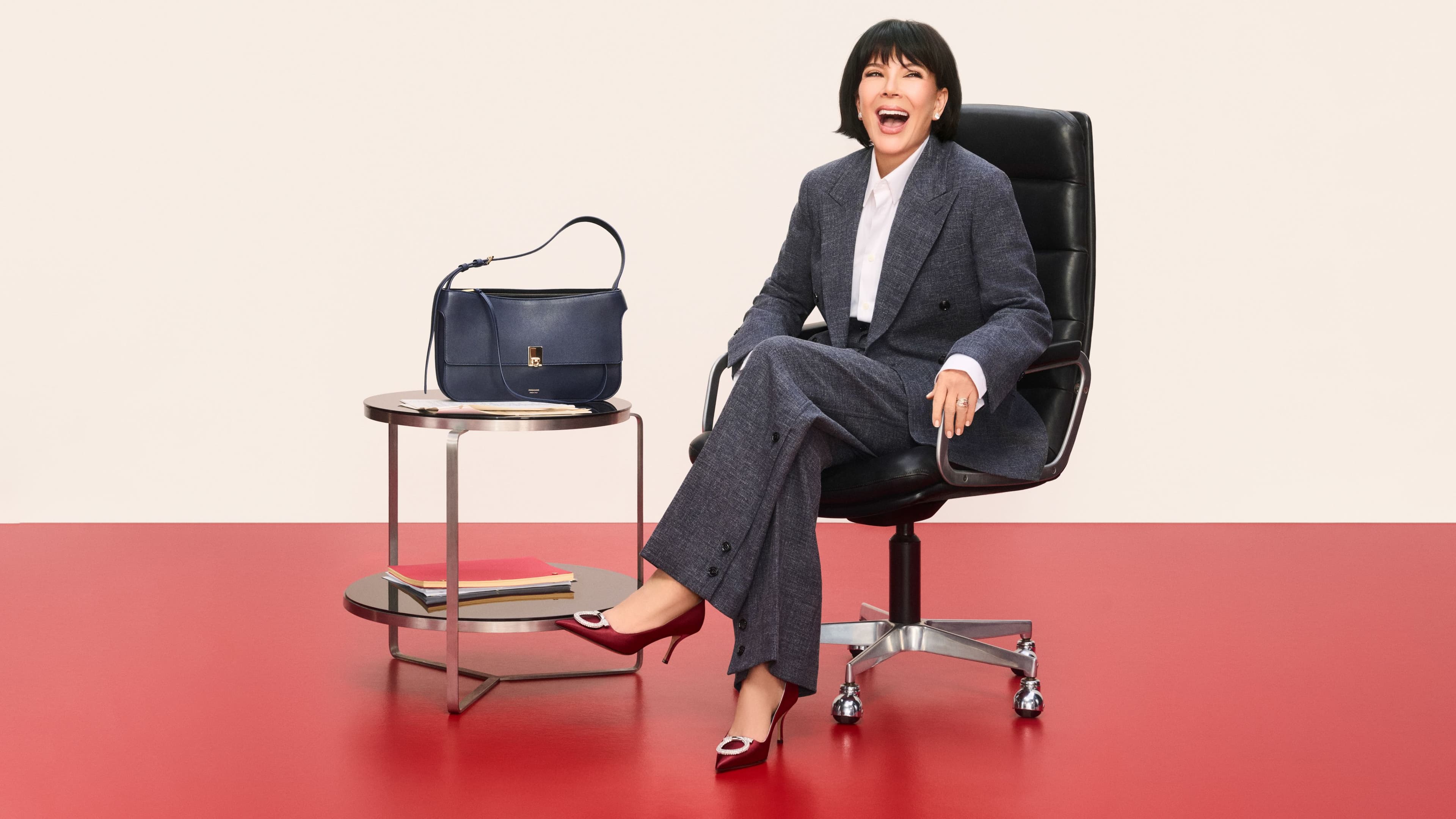 Kris Jenner, per Ferragamo veste i panni di una regista che invita a celebrare la gioia di amare