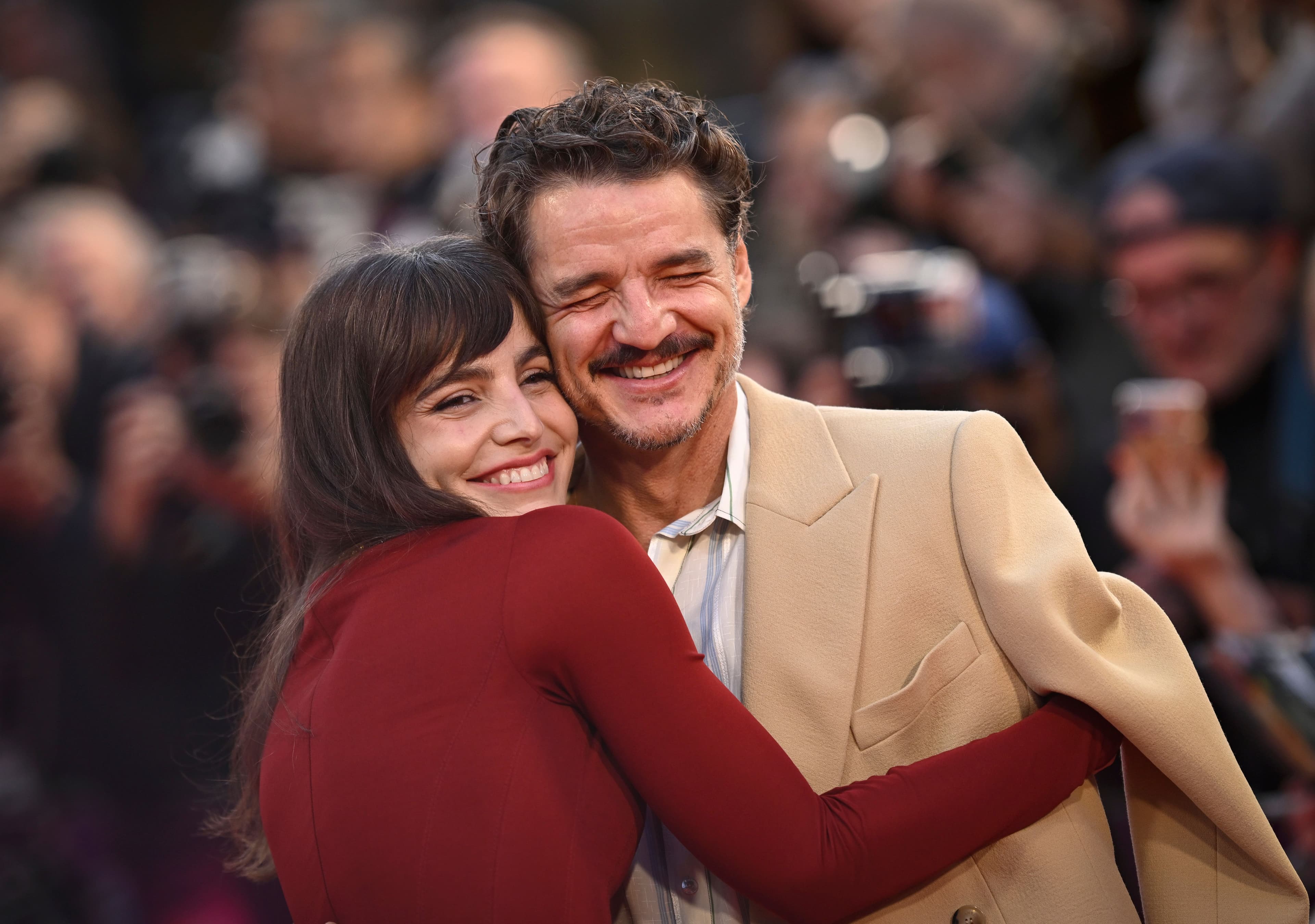 Pedro Pascal con la sorella Lux alla première di Behemoth!: il red carpet è un affare di famiglia