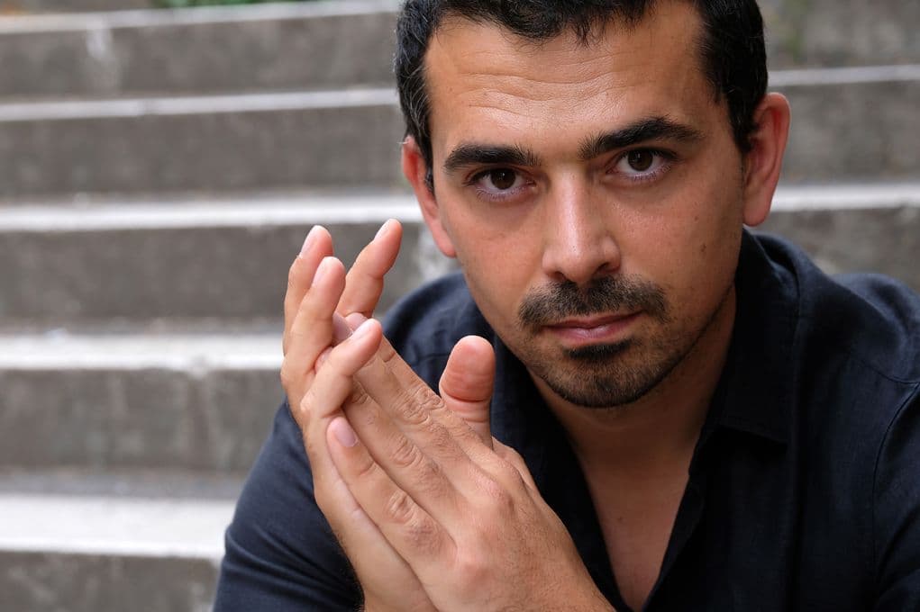 Daniele Rielli: «Il tempo è limitato e dobbiamo farne buon uso. È per questo che ho disinstallato i social dal telefono: viviamo in un mondo in cui frequentiamo certi ristoranti solo perché vogliamo che gli altri vedano che ci siamo stati»