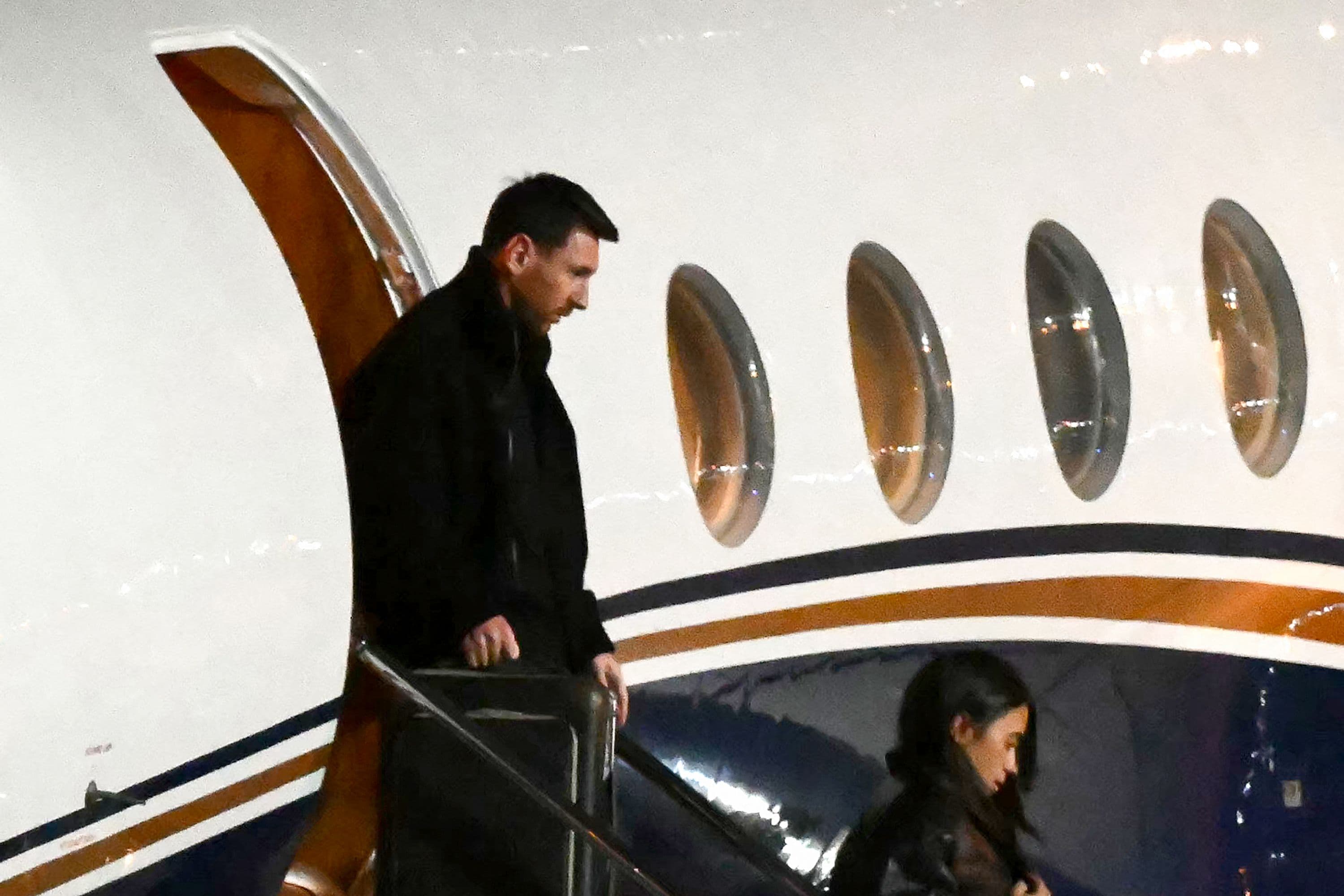 Messi torna in Argentina per dare l'ultimo addio a suo padre