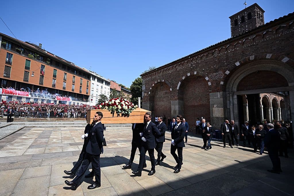 Funerali di Franco Baresi: «Ci ha insegnato che è possibile diventare grandi restando piccoli»