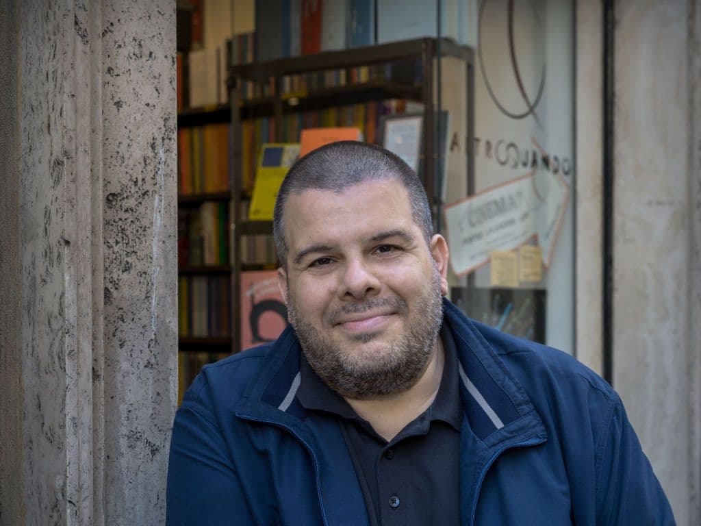 Crocifisso Dentello: «Sono gay. Posso dirlo, finalmente. Ho trovato il coraggio e vinto la vergogna solo dopo la morte dei miei genitori»