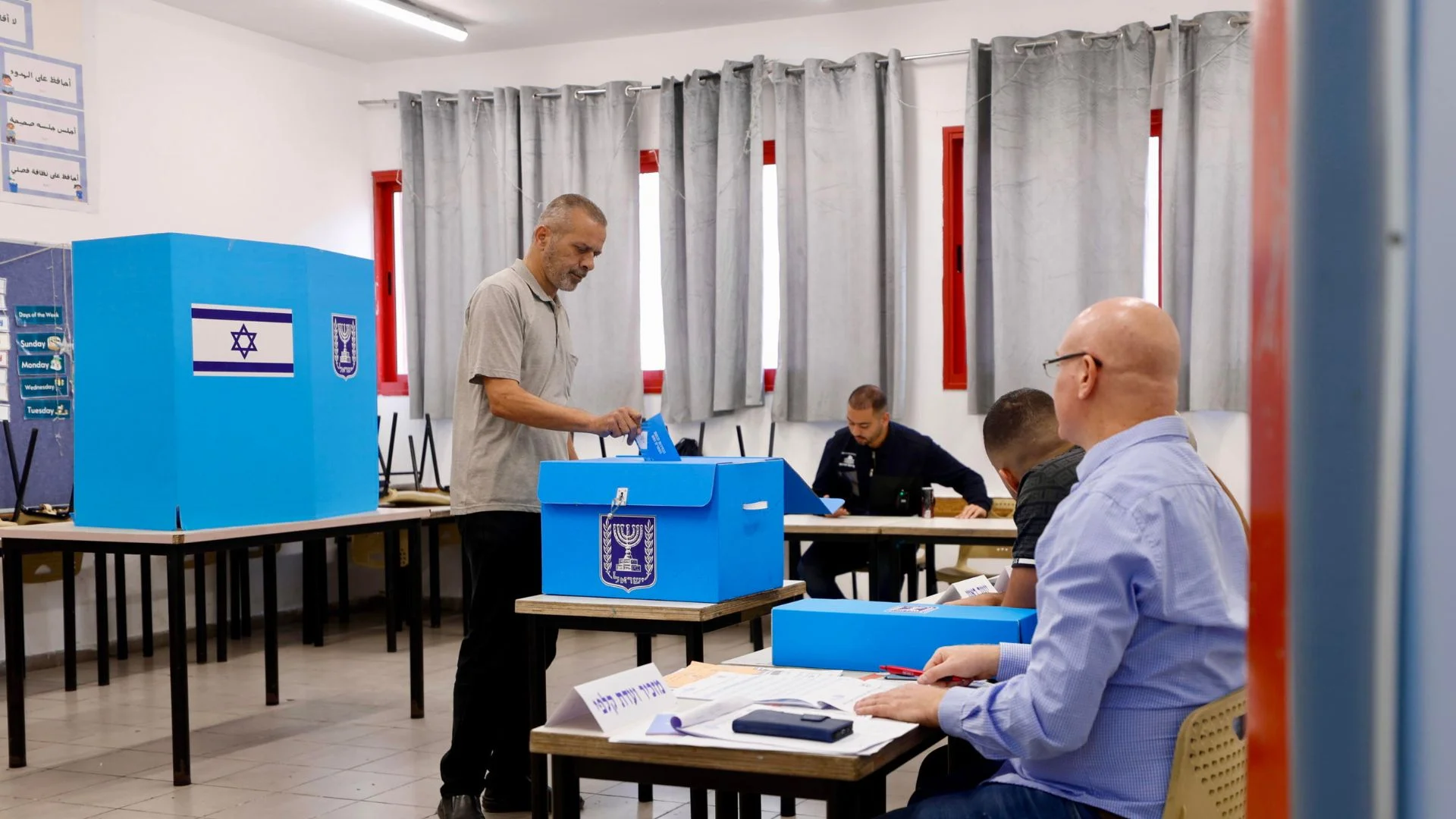 Elezioni in Israele: Netanyahu in bilico, affluenza in crescita, sfida serrata con Eisenkot