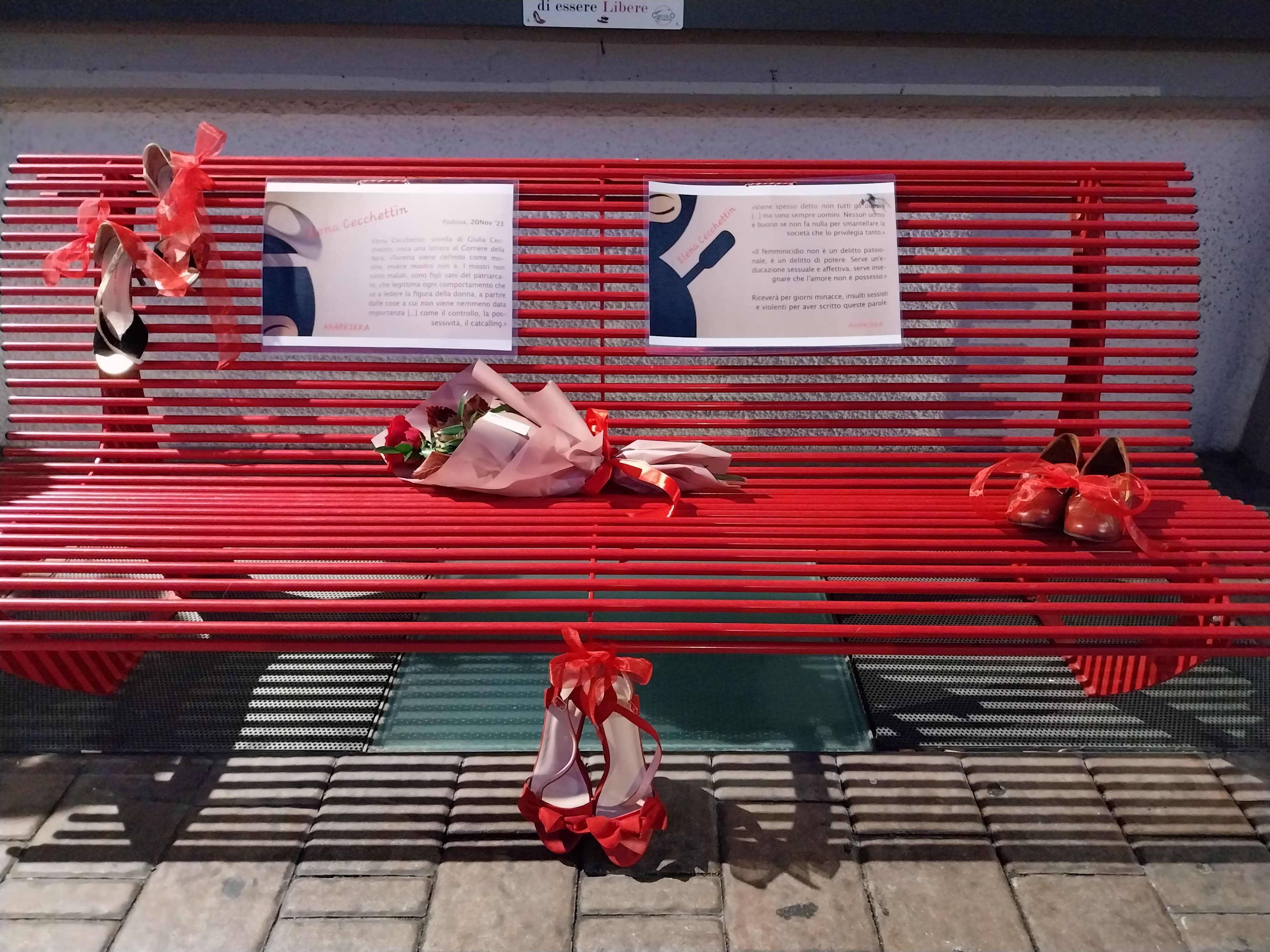 Il fotoreporter Sandro Capatti: «Le panchine rosse non sono solo simboli ma servono ad aprire un dibattito sulla violenza sulle donne»