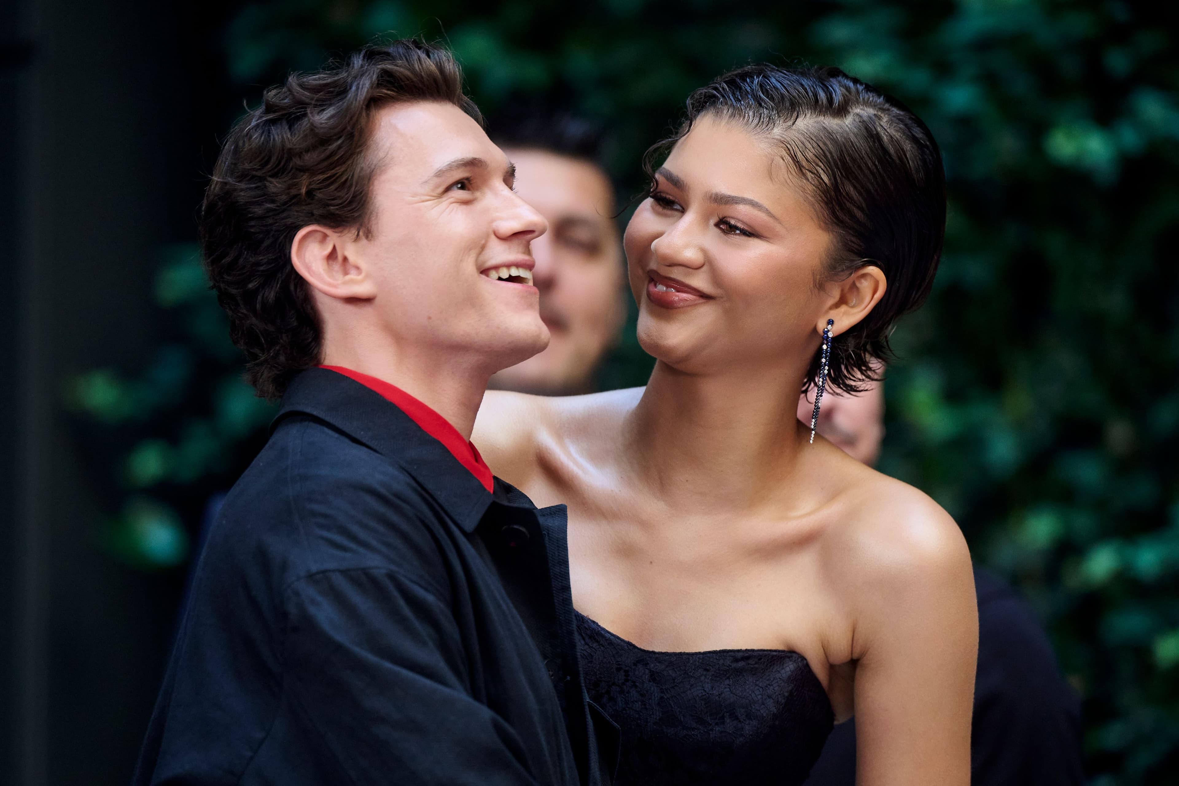 Zendaya e Tom Holland hanno celebrato (di nuovo) le nozze insieme ad amici e parenti