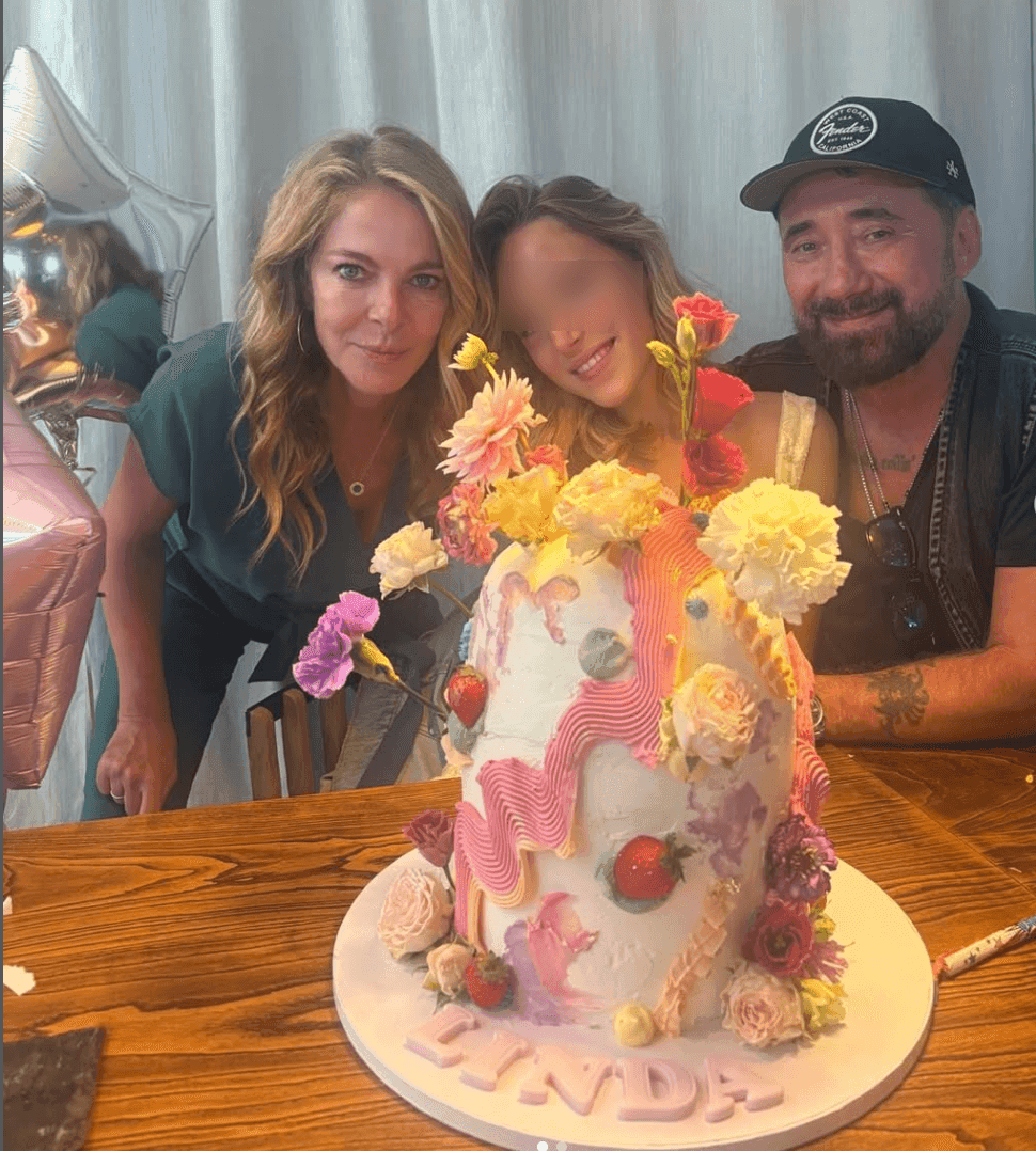 Claudia Gerini e Federico Zampaglione di nuovo insieme per festeggiare i 17 anni della figlia Linda: «Sei la nostra gioia»