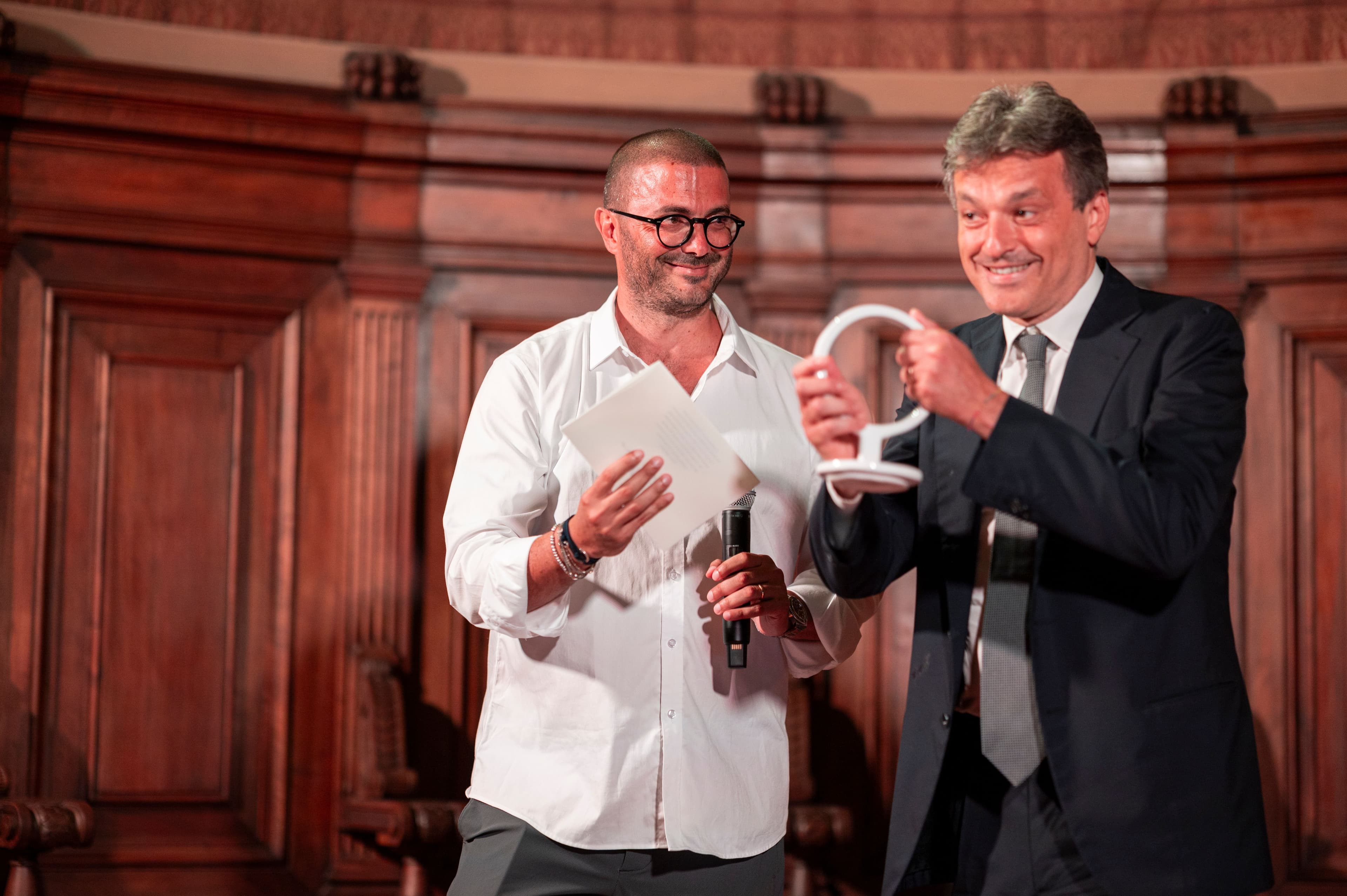 Gabriele Sani: «Il male psichico è un male oscuro, un male che spesso non riusciamo a definire e che temiamo possa colpire anche noi. Quindi, in maniera difensiva, è più facile non ascoltarlo, non riconoscerlo come tale»