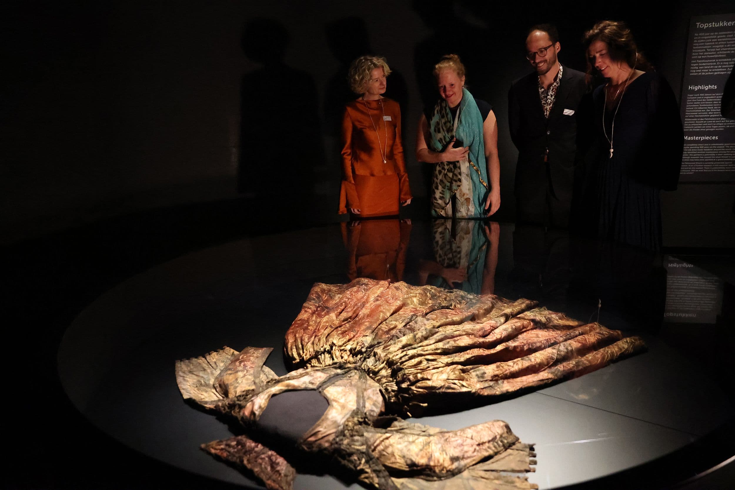 Il mistero dell'abito di Palmwood Wreck: un naufragio, 400 anni sott’acqua e neanche una piega