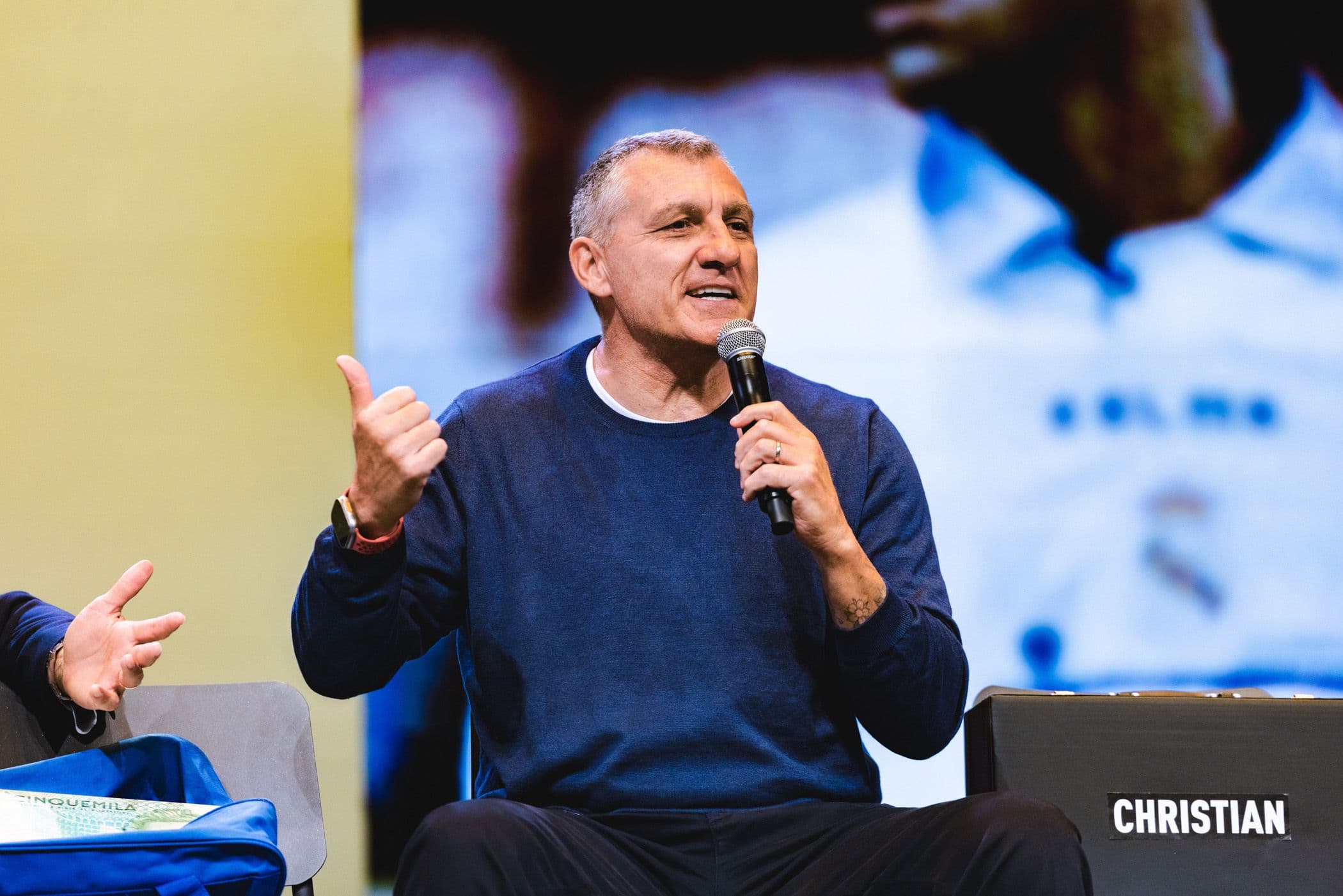 Christian Vieri: «Le mie figlie? La più grande gioia della mia vita. Mi piace portarle a scuola tutte le mattine»