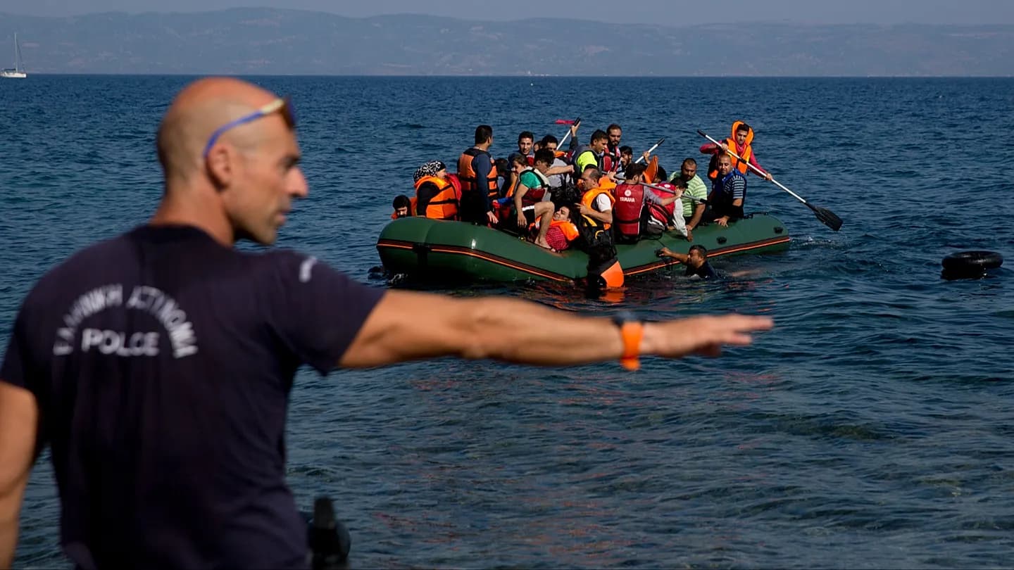Migranti, la Grecia guarda all'Italia e pianifica un centro per i rimpatri dal 2027