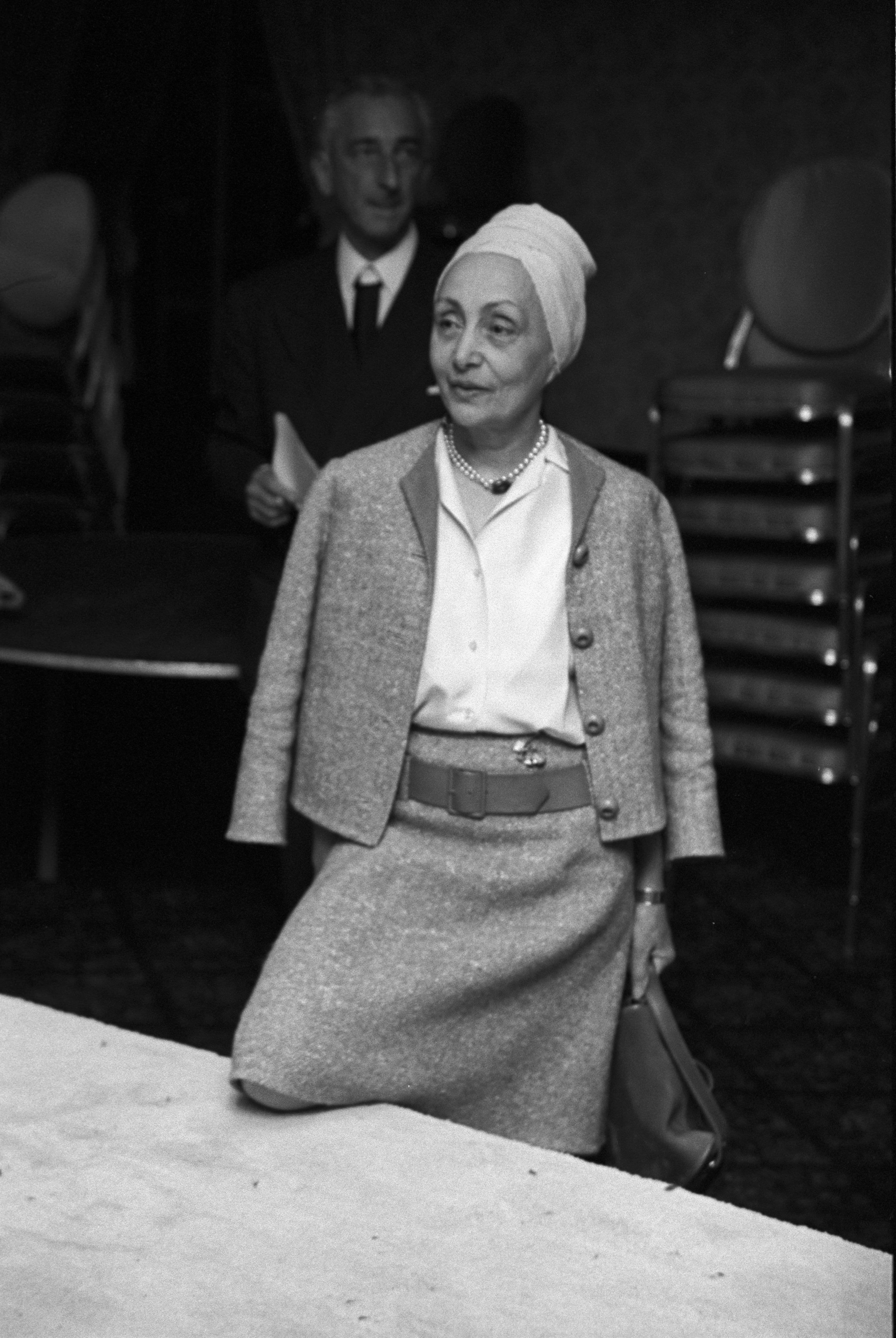 Se andate in vacanza a Berlino non perdete la mostra su Madame Grès. Non sapete chi sia? Scoprite con noi la storia dell'enigmatica «Sfinge della moda»