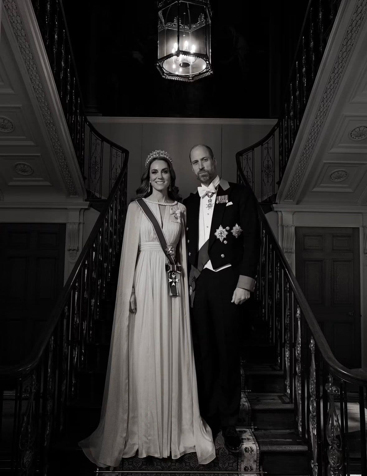 Kate Middleton e William al banchetto di Stato per il sultano dell’Oman: la famiglia reale si mostra unita dopo l'intervista di Harry
