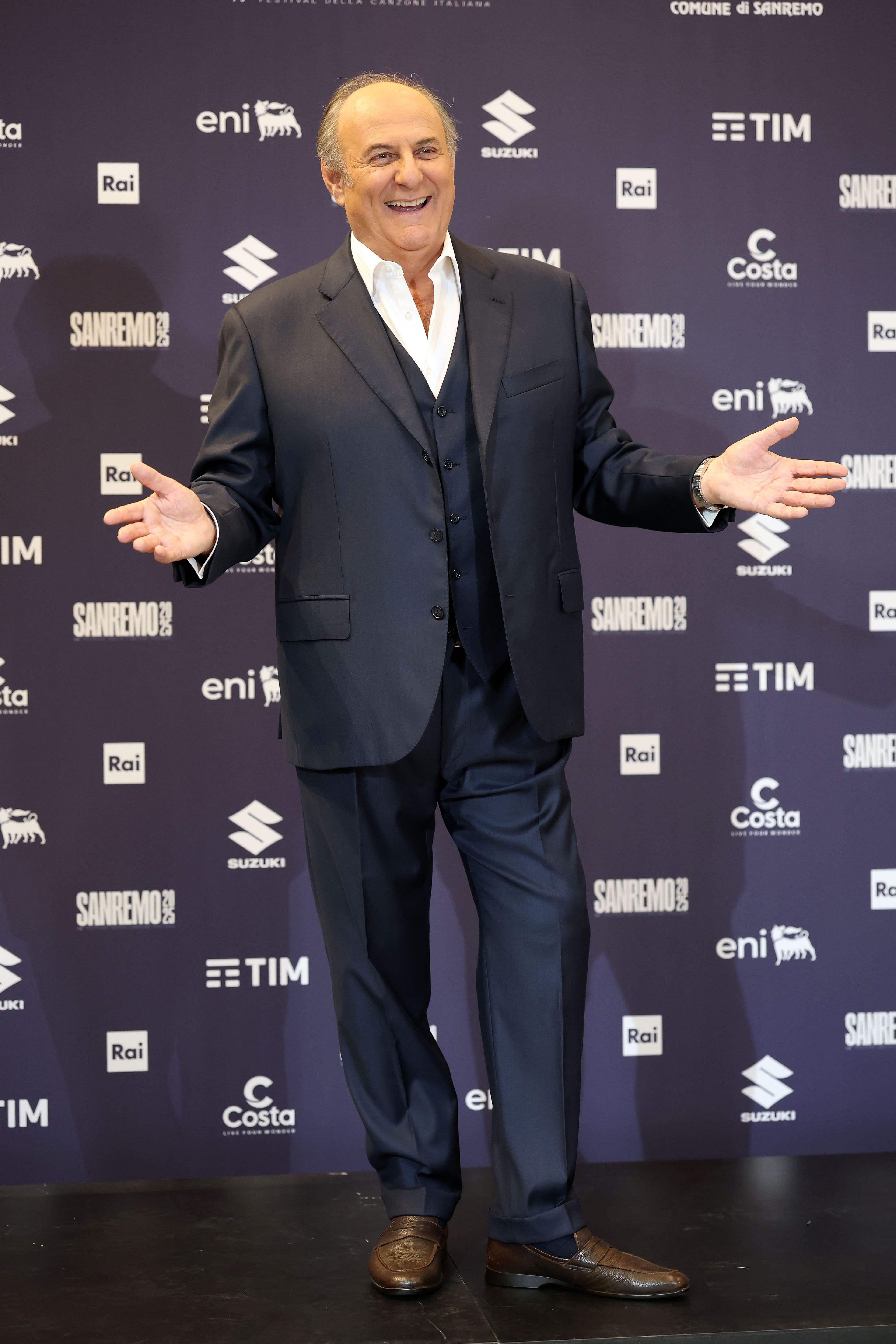 Edoardo Scotti, figlio di Gerry: «Mio padre avrebbe voluto esserci di più, ma per me resta il modello. Ha lavorato tanto, oggi i miei figli aspettano che suoni il citofono»