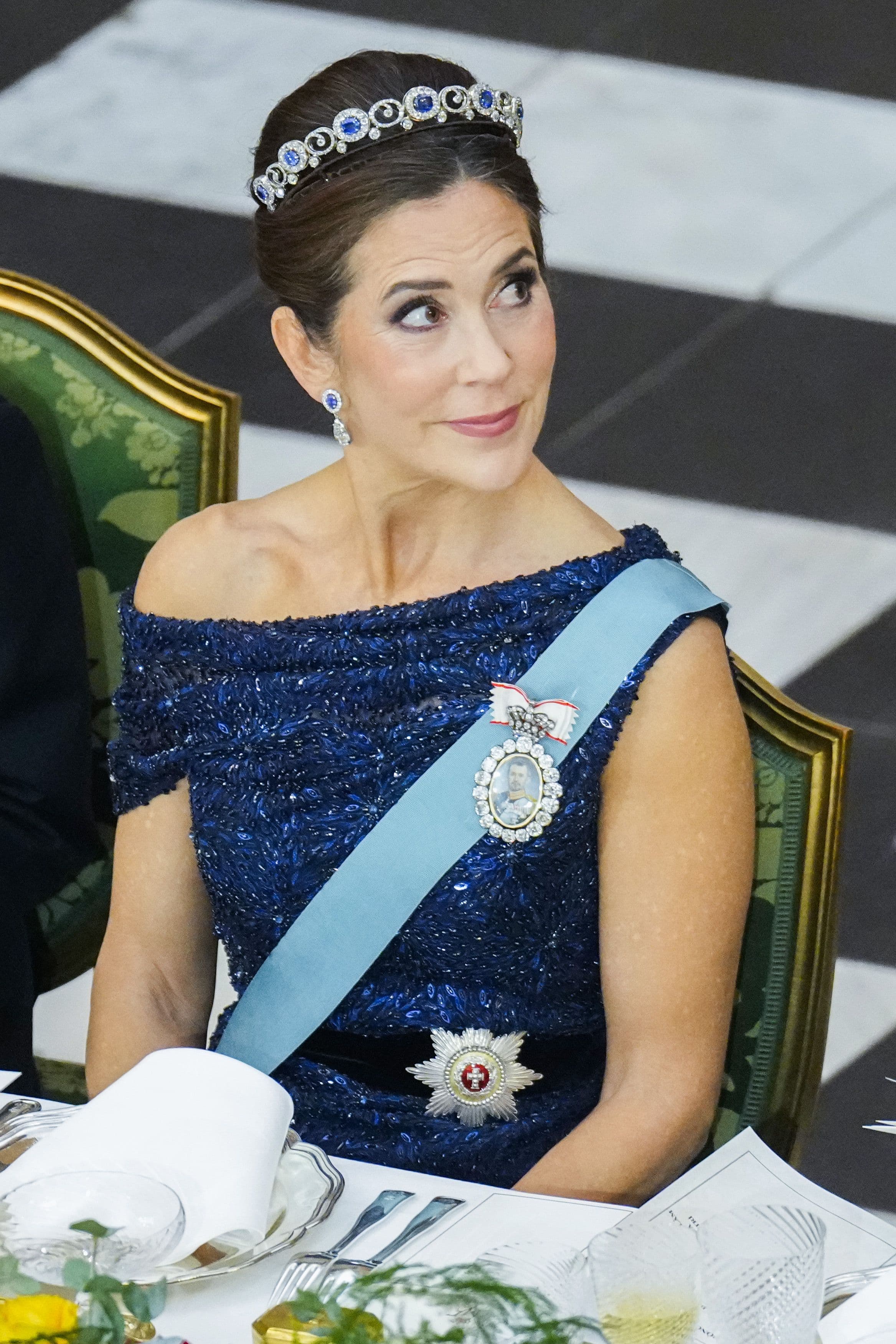 Mary di Danimarca sfoggia per la prima volta una vecchia tiara di famiglia da lei rimodellata, rientrata da poco nello scrigno reale