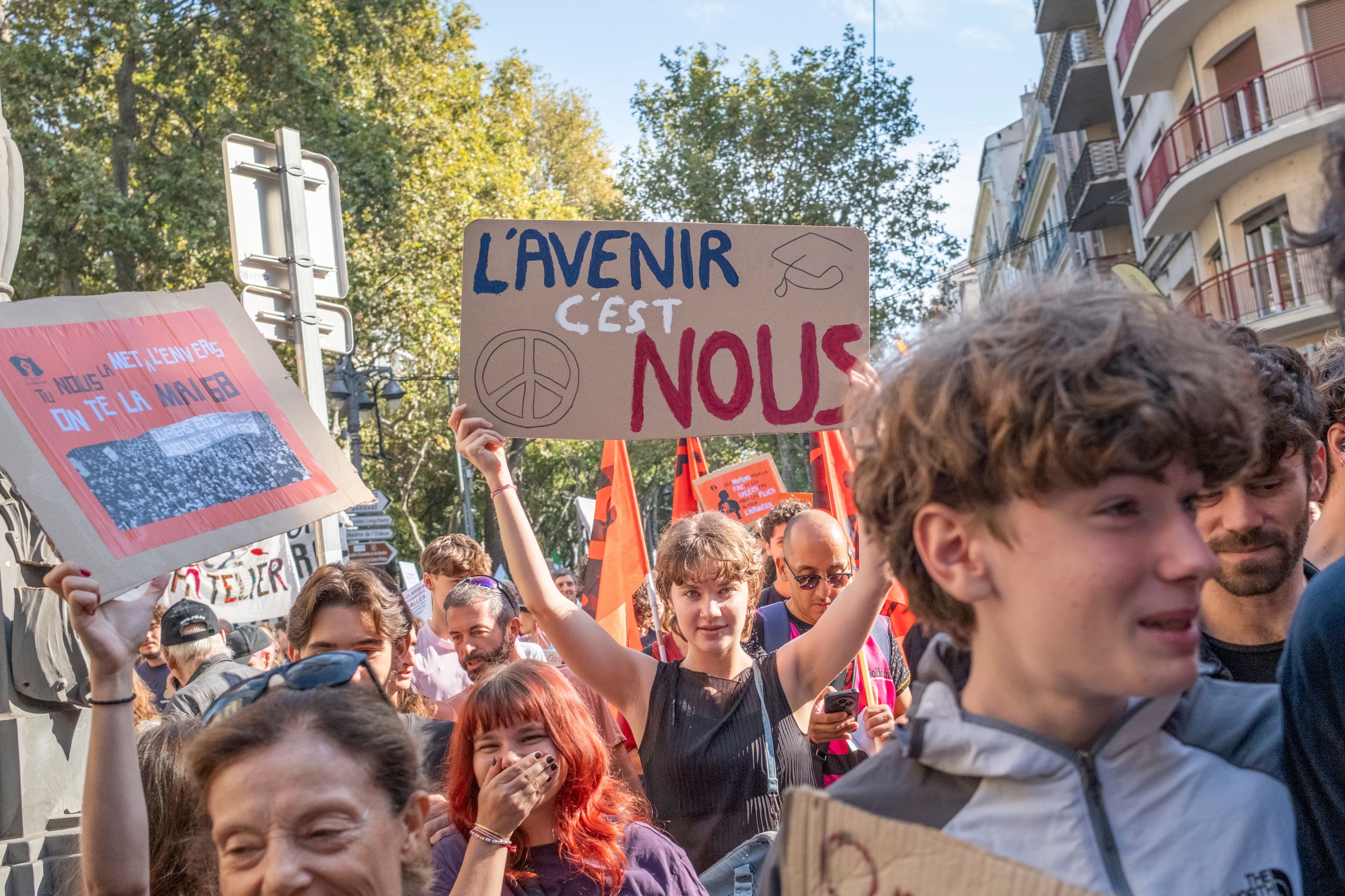 Proteste degli studenti francesi, la testimonianza di un docente d'italiano: «Li sosteniamo perché condividiamo le loro rivendicazioni. Se loro non riescono a studiare, anche per noi il lavoro è impossibile»