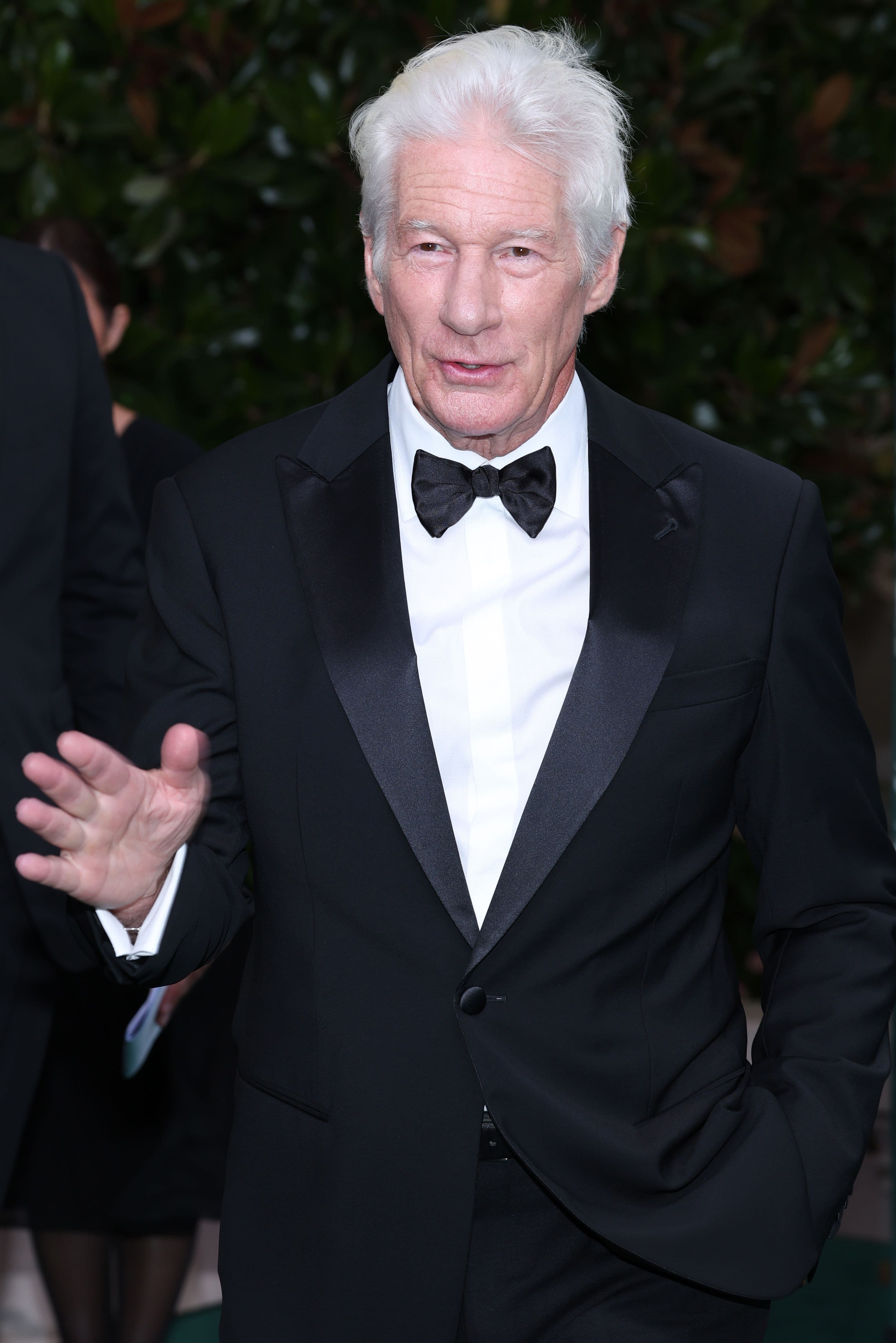 Richard Gere attacca la politica migratoria italiana: «La paura sta sostituendo la compassione. La detenzione e la deportazione vengono sempre più presentati come soluzioni normali»