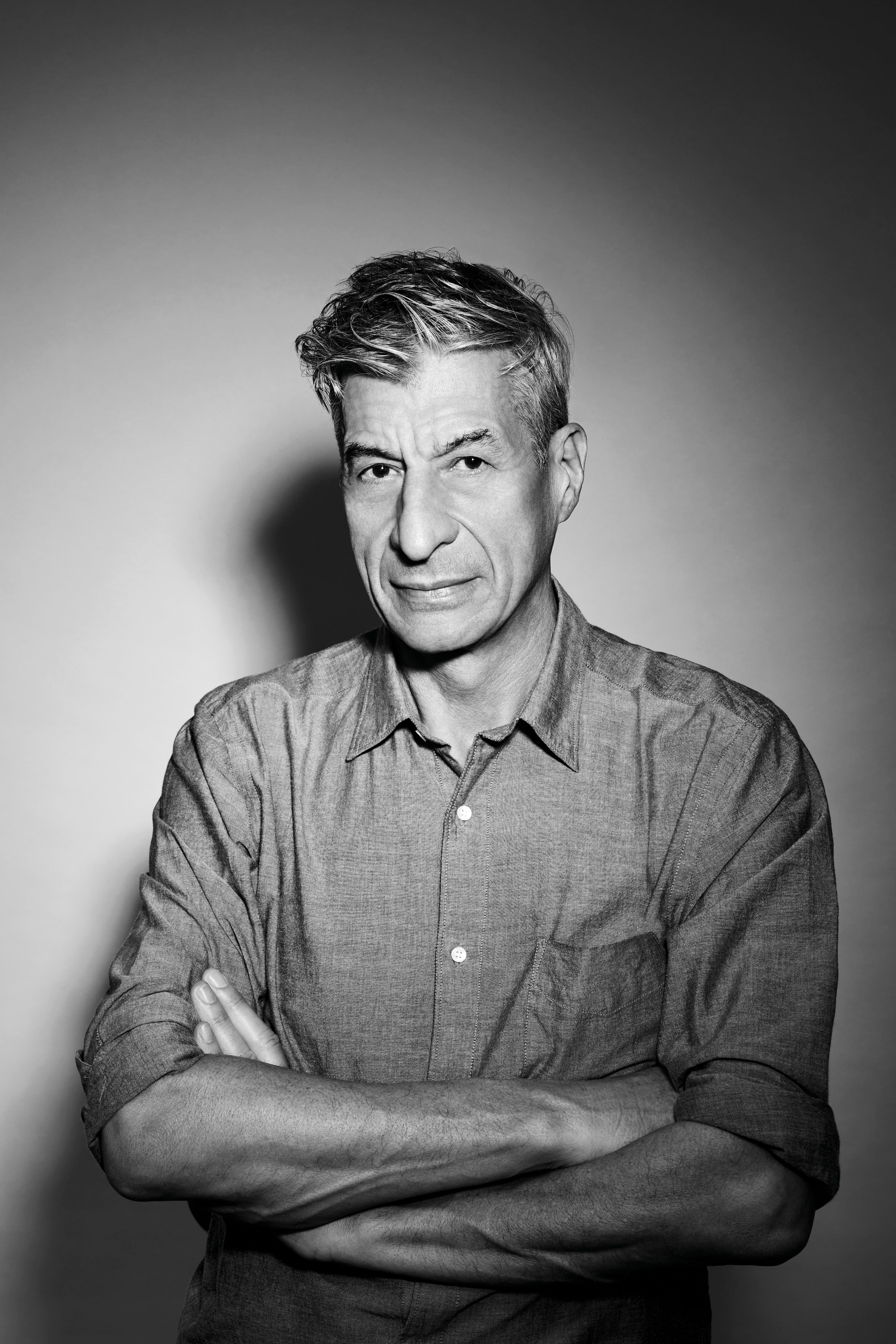 Maurizio Cattelan: «Il fascismo non appartiene solo ai libri di Storia: le cose tornano, ma raramente hanno la cortesia di tornare uguali»