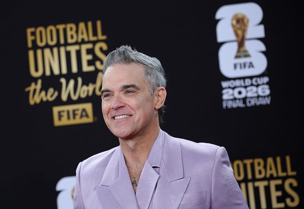 Robbie Williams rompe il silenzio sul «coca-gate» dei Mondiali: «Era solo una mentina»