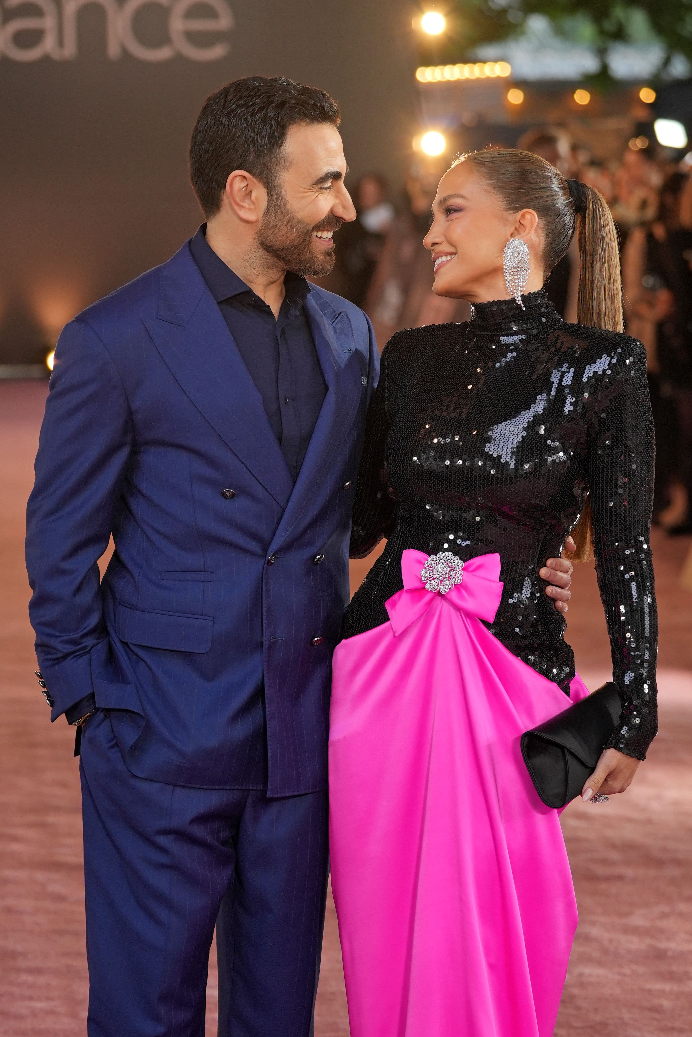 Jennifer Lopez e Brett Goldstein sono una coppia? Ecco che cosa sappiamo