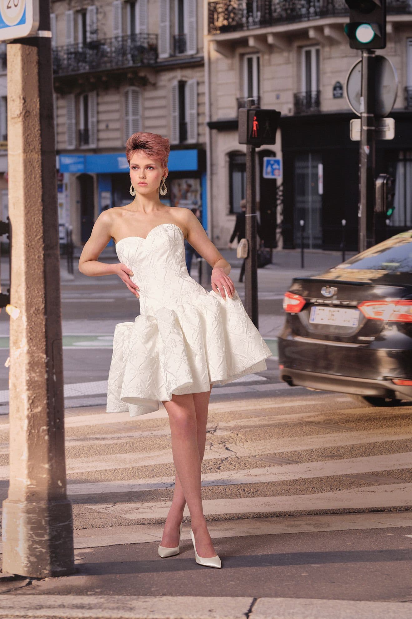 Abito da sposa: se il caldo non dà tregua, anche cortissimo ci piace (senza rinunciare all'eleganza)