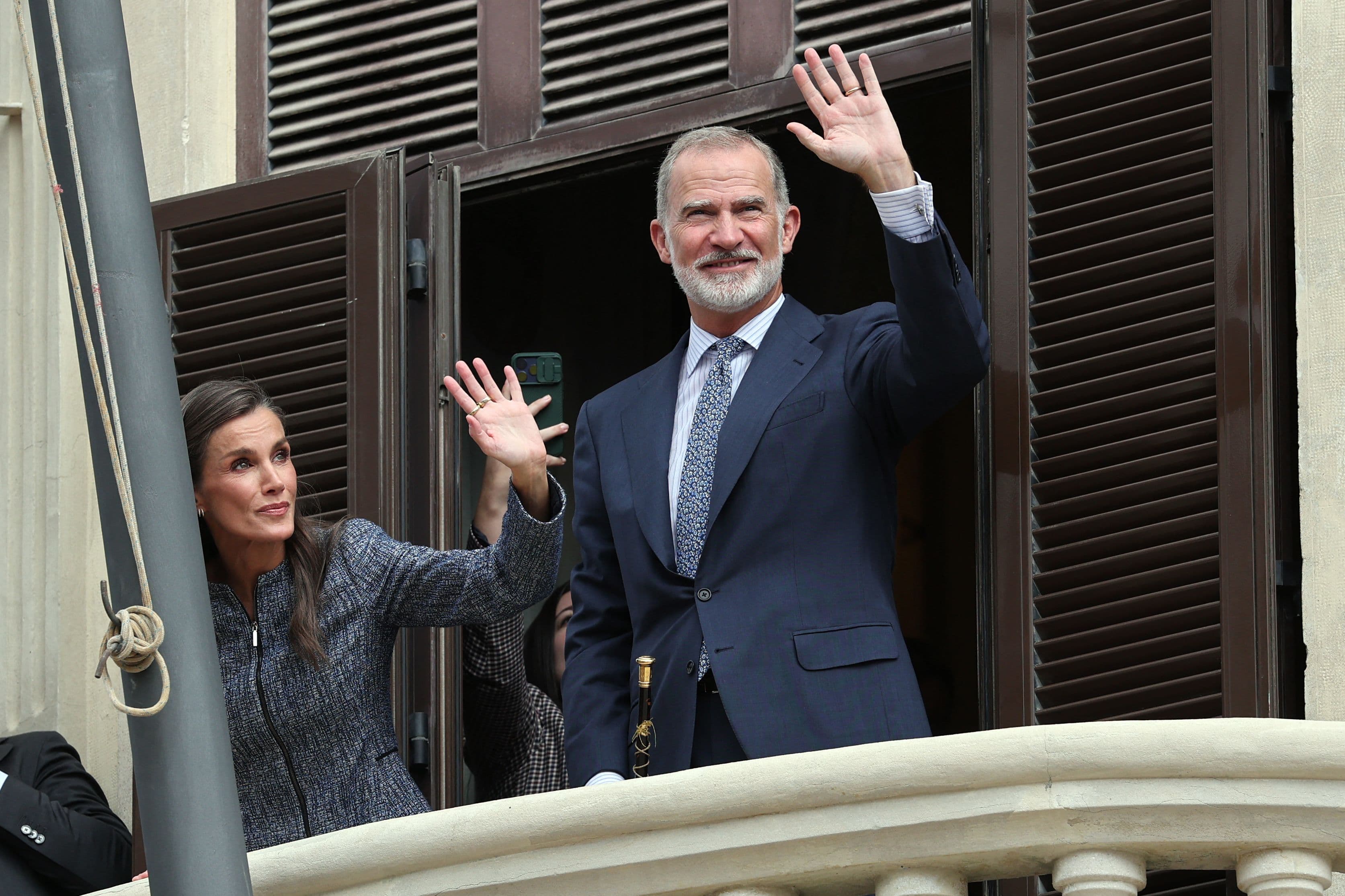 La prima storica visita di Felipe e Letizia di Spagna a Ceuta: «Un debito che siamo venuti a saldare»