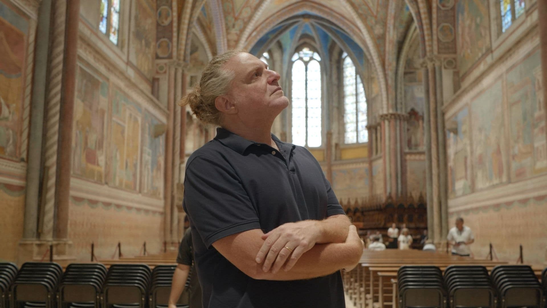 Alessandro Sortino: «Non mi riconosco più nella divisa delle Iene. San Francesco mi ha insegnato a spogliarmi delle categorie e a cercare chi sono davvero