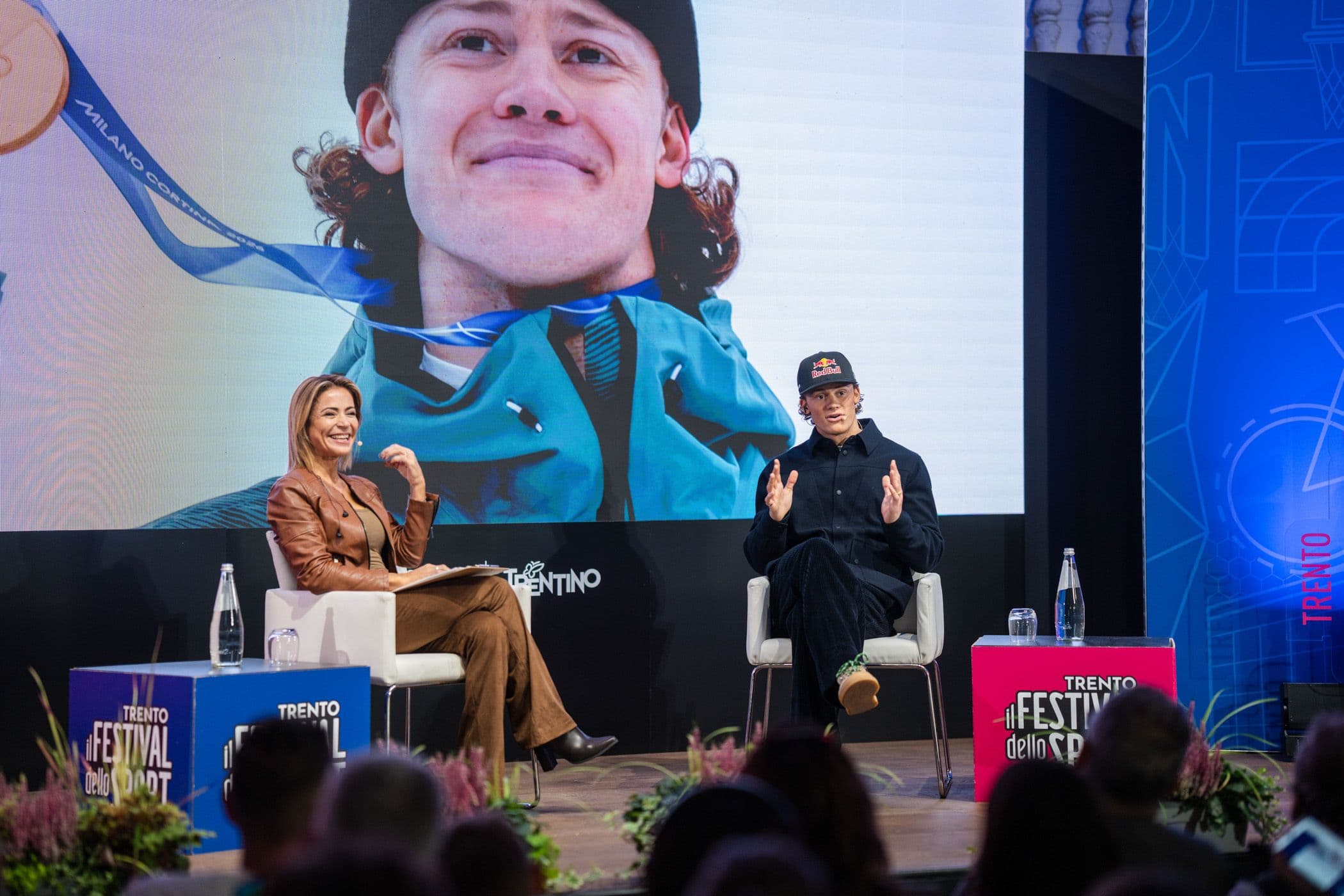 Il sorriso di Lucas Pinheiro Braathen, lo sciatore che voleva essere Ronaldinho: «Ho cercato di mostrare sempre le mie differenze. Ai giovani dico di osare e di guardarsi dentro. Il futuro è solo una conseguenza dell’oggi»