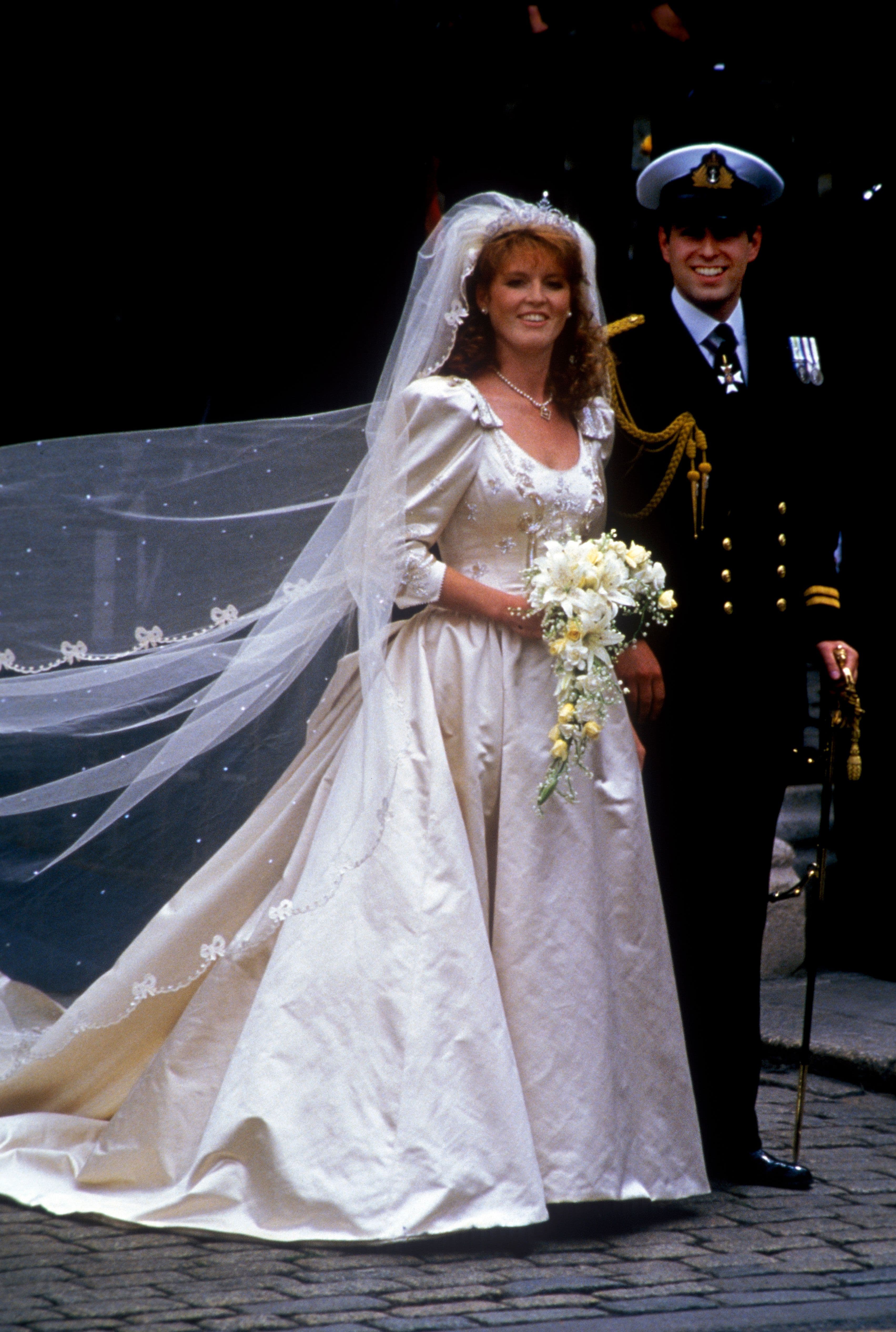 Quei dettagli dell'abito da sposa di Sarah Ferguson che per fortuna non abbiamo visto: 40 anni esatti fa le nozze della duchessa caduta in disgrazia