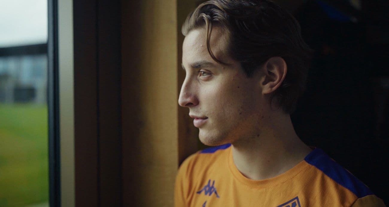 Edoardo Bove: «Il mio sogno era tornare sul campo da calcio. Nel film volevo raccontare il viaggio interiore di un ragazzo che vede improvvisamente deviata la traiettoria della propria vita»