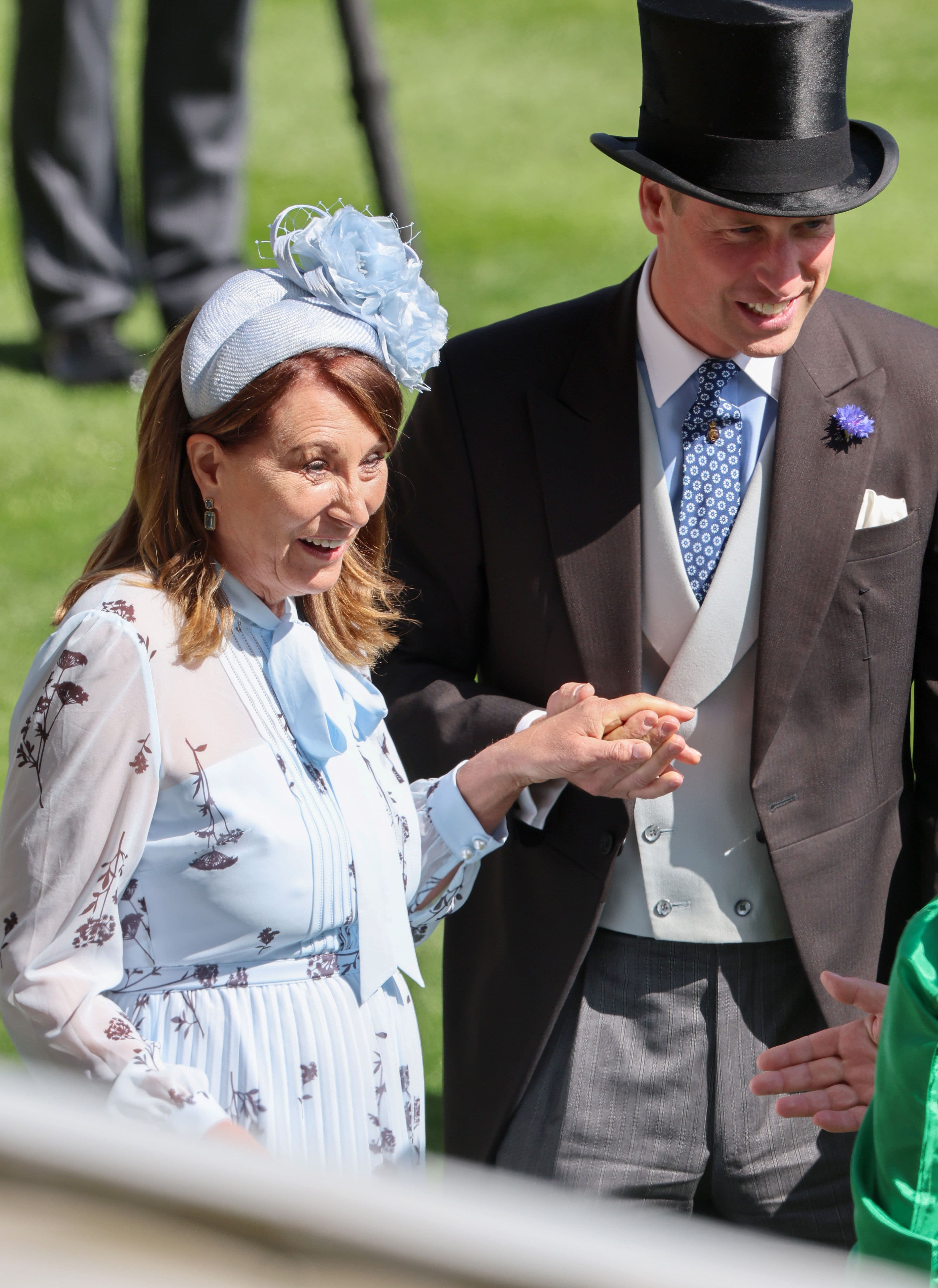 William e Carole Middleton, il legame speciale durante la malattia di Kate: «Lo portava al pub e ascoltava le sue confidenze»