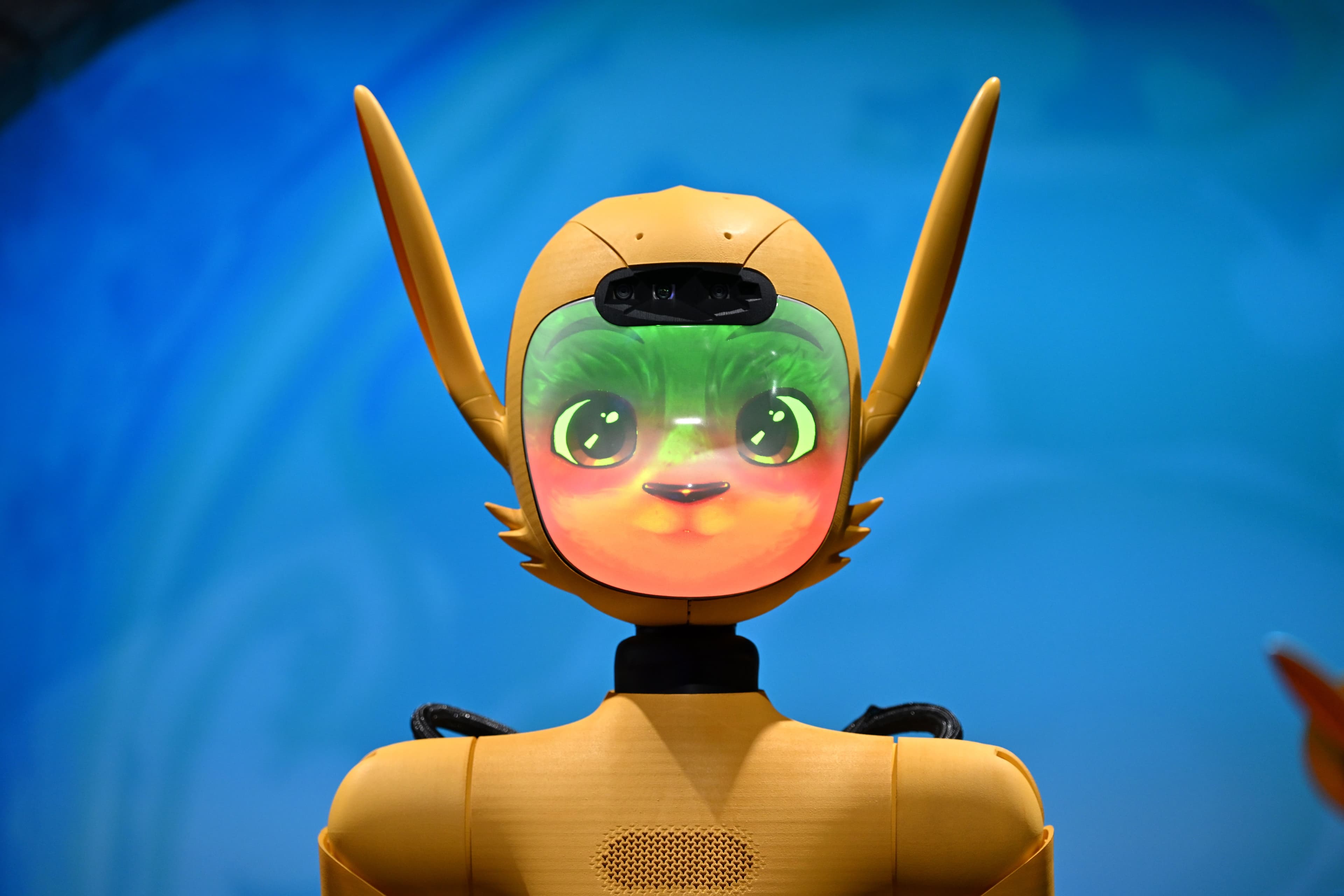 Quando vediamo un robot troppo simile a noi, ci sentiamo a disagio. Bruno Siciliano: «Le macchine devono restare distinguibili dagli esseri umani»