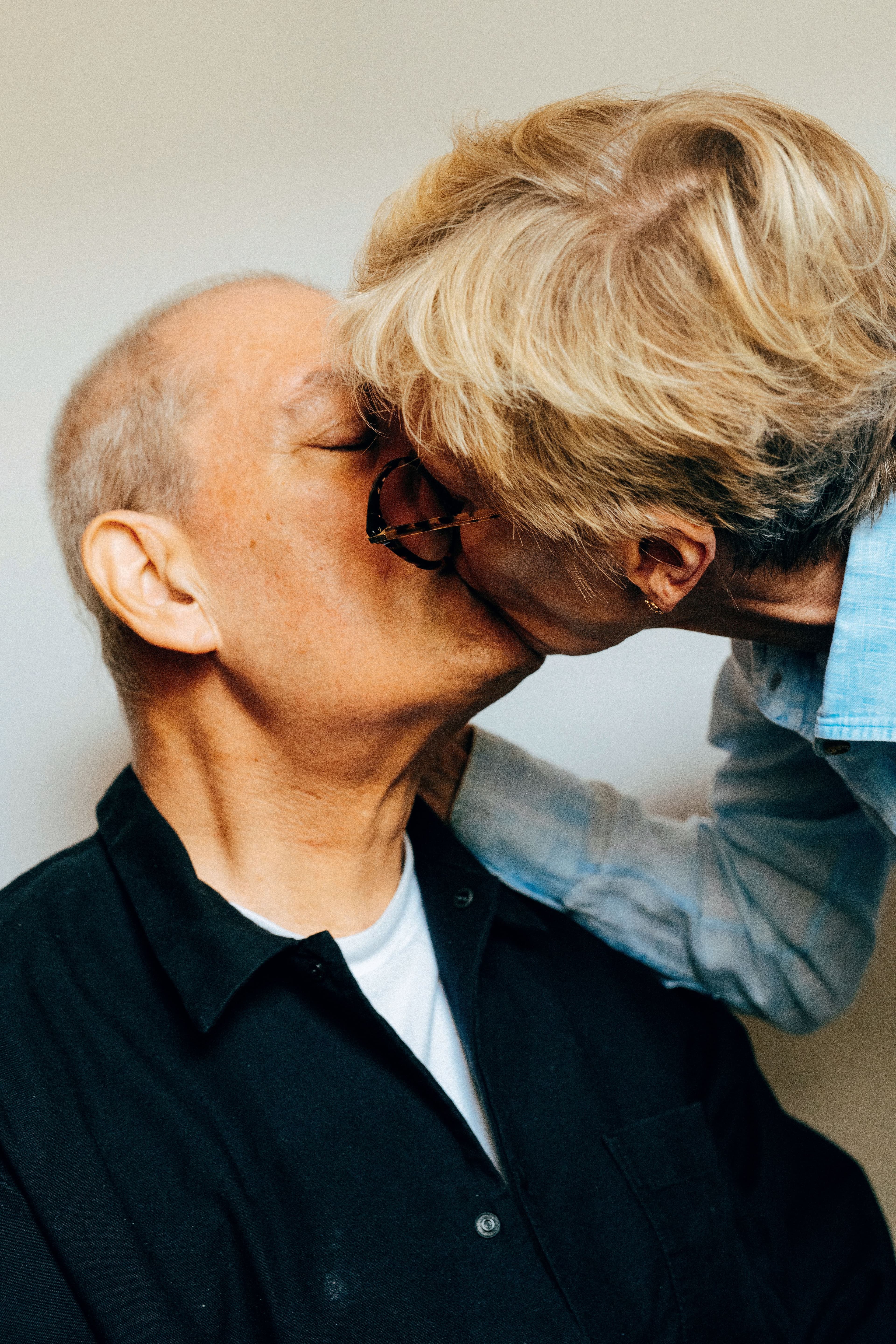 Siri Hust­vedt sul marito Paul Auster, scomparso due anni fa: «Due giorni prima che morisse, siamo stati insieme nel nostro letto per l’ultima volta. E lui mi ha dato un consiglio che poi ho messo in pratica»