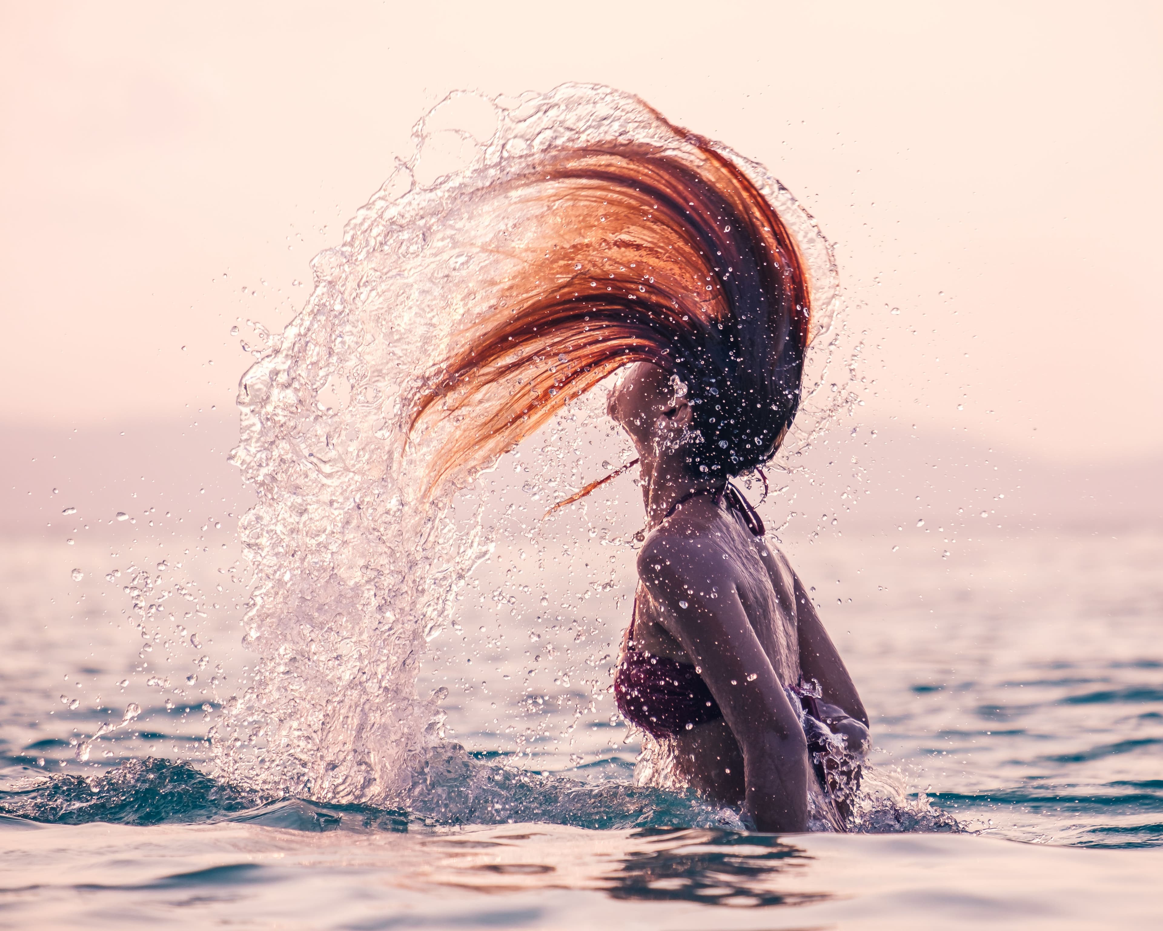 L’acqua di mare non fa sempre bene ai capelli. Ecco perché