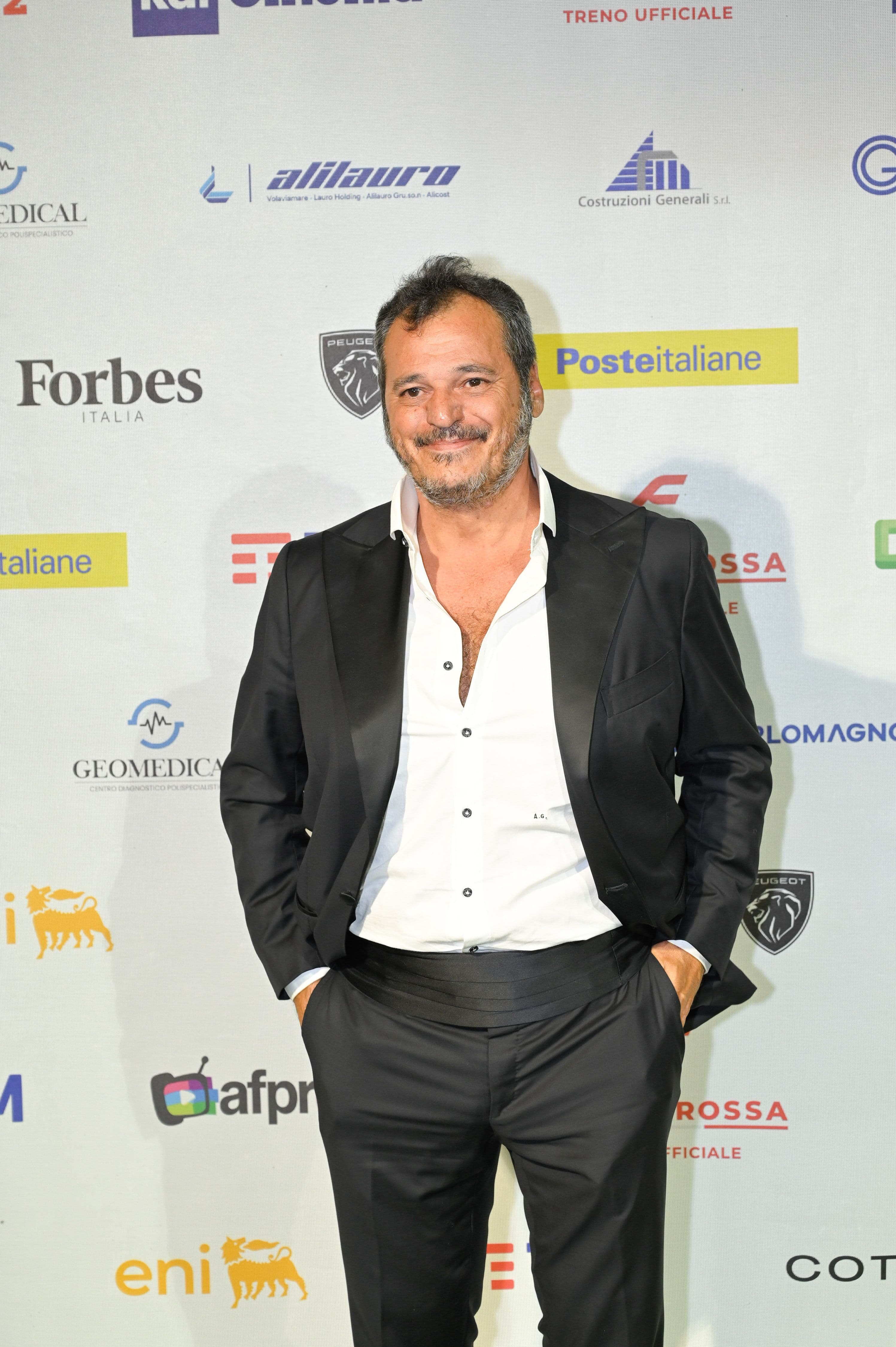 Antonio Gerardi: «Sono diventato attore per una lite in un parcheggio, poi 1992 mi ha aperto una porta gigante. Non mi invitavano ai compleanni perché ero il figlio del custode: quella voglia di riscatto l'ho messa nel mio Di Pietro»