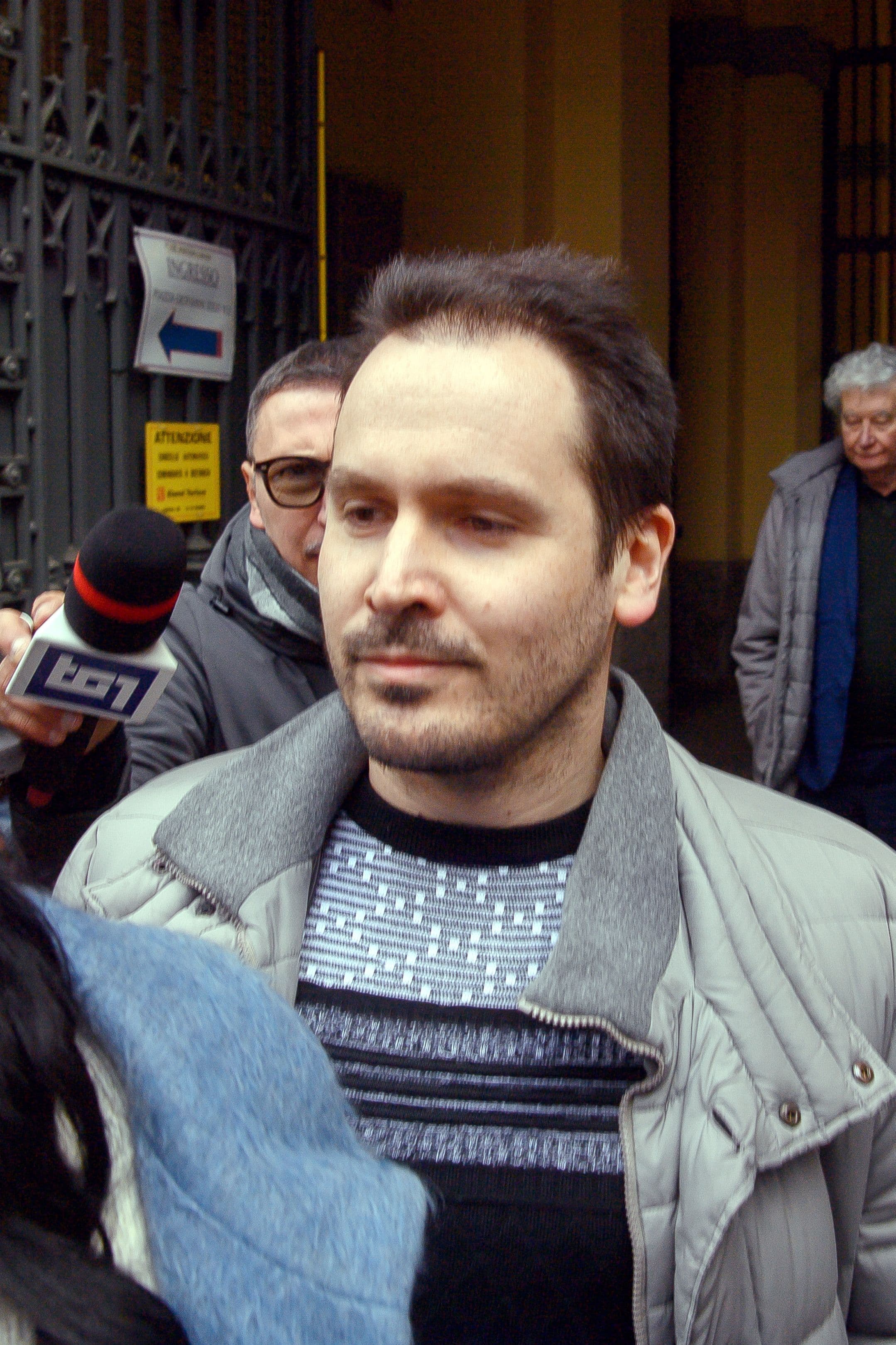 Omicidio di Garlasco, Andrea Sempio: «Non vivo più, sono sempre dall’avvocato o chiuso in casa. Io penso che sia tutto spiegabile e spero di risolvere tutto in udienza preliminare. La condanna di Stasi è giusta»