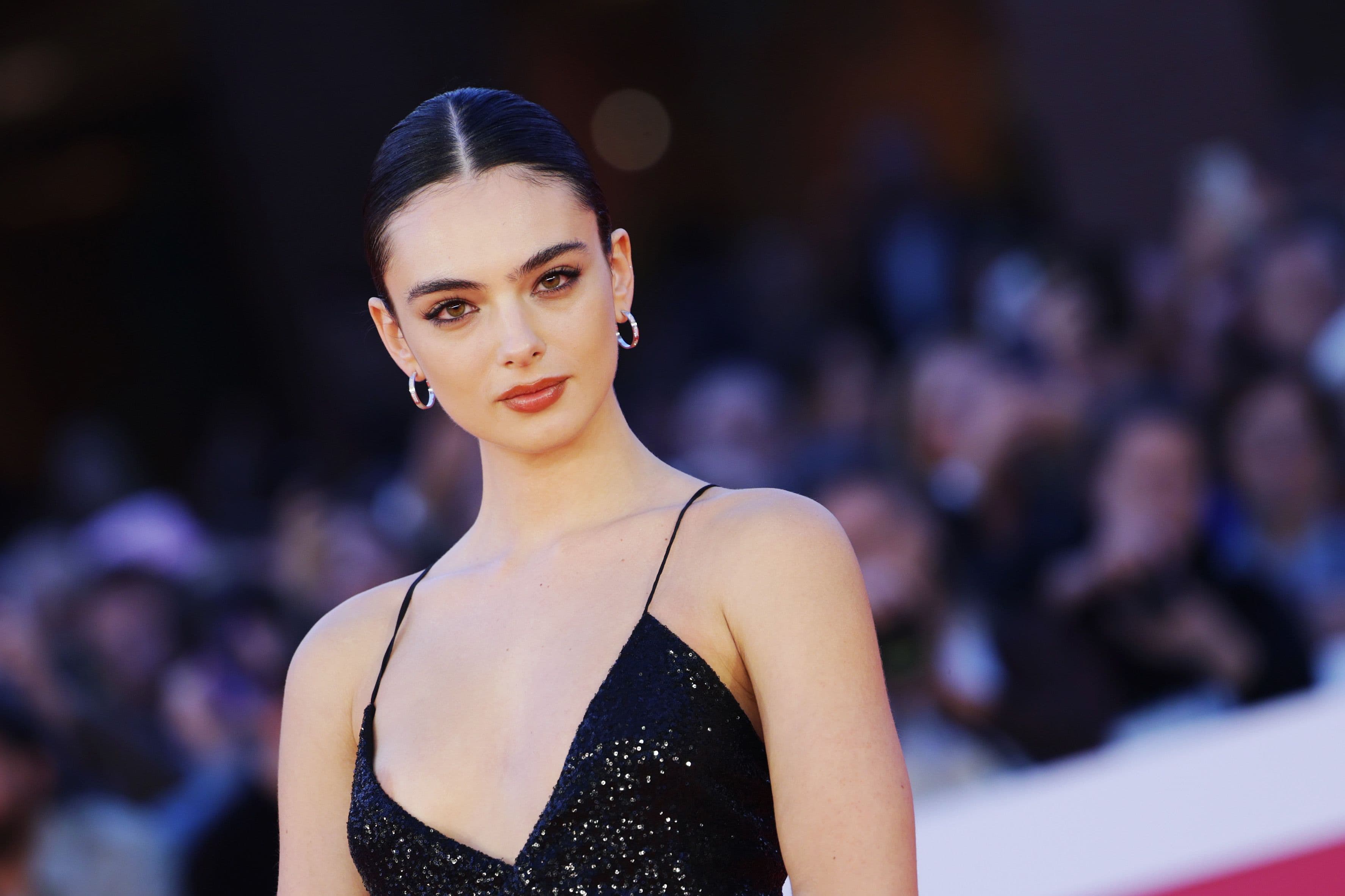 Deva Cassel alla Festa del Cinema di Roma: «Il vero regalo in una relazione, come mi hanno sempre detto i miei genitori, non è essere amati, ma amare»