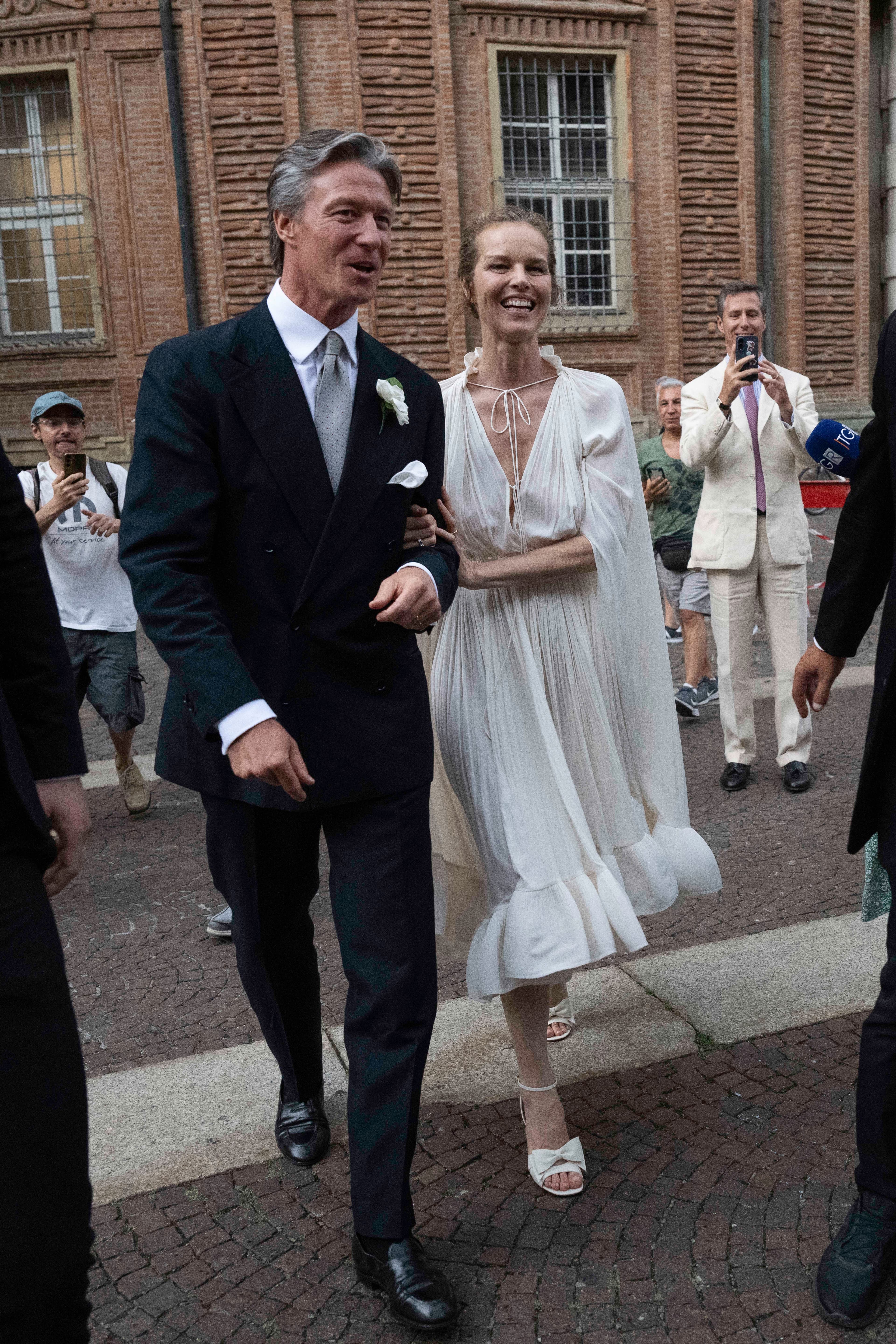 Eva Herzigova sposa: elogio di un abito bianco che ci ha fatti innamorare