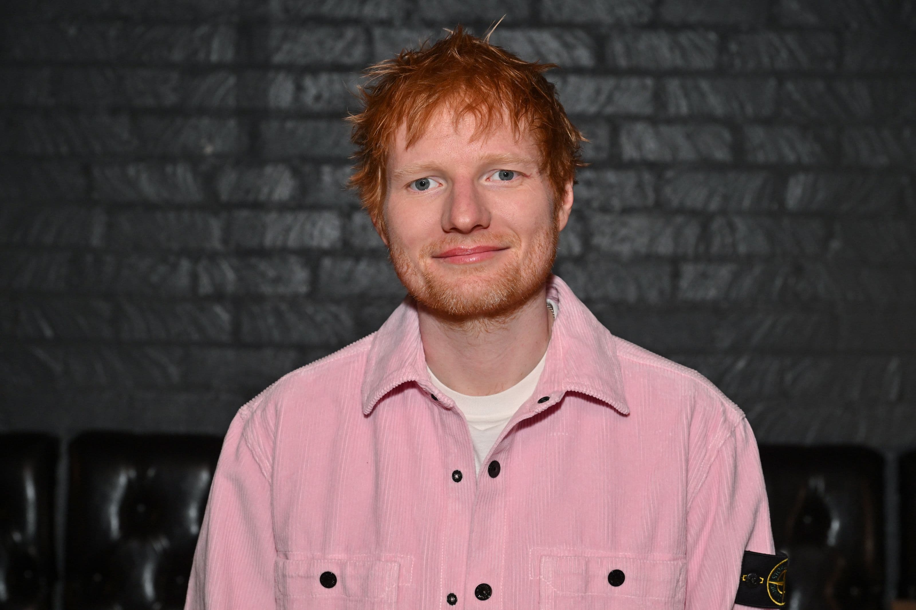 Ed Sheeran e gli altri: «Avevo la sensazione di non voler più vivere. Chiedere aiuto è fondamentale». 17 star maschili parlano con sincerità dei propri problemi di ansia e depressione