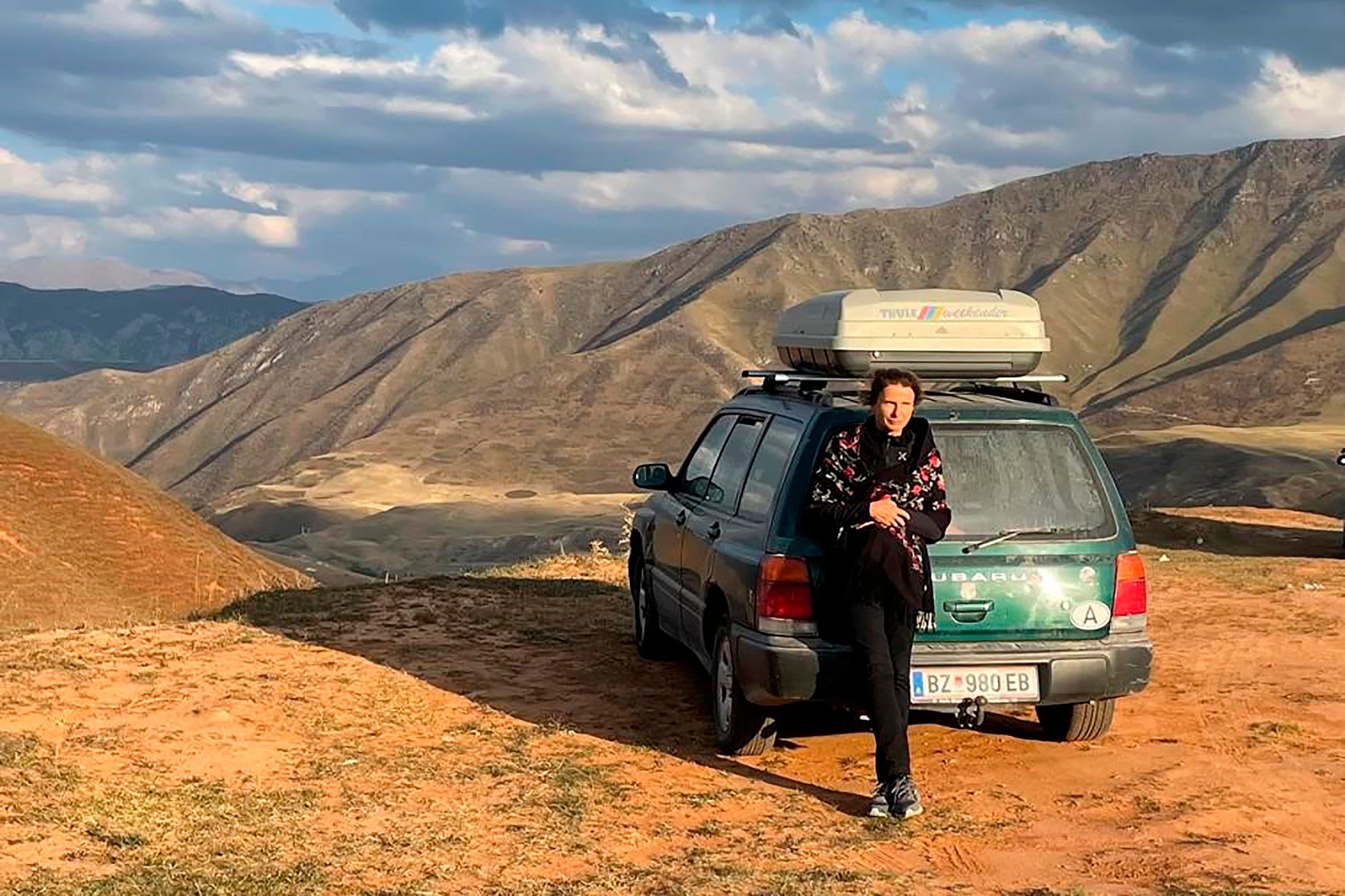 La fotoreporter Monika Bulaj: «Le storie minuscole non fanno la Storia, la Storia sono loro e vanno raccontate. La chiave di un viaggio è un equilibrio: essere attenti senza smettere di fidarsi. Il sorriso è  una forma di autodifesa potentissima»