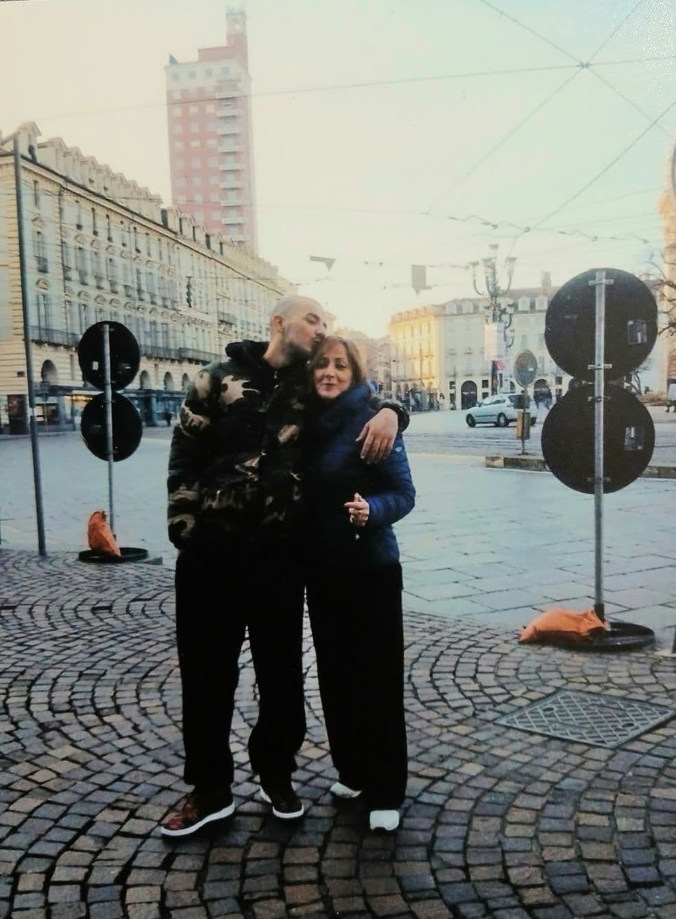 Luigi Mastrodonato racconta la battaglia della madre di Igor Squeo, morto dopo un intervento di polizia, per ottenere giustizia e riabilitarne l’immagine: «Non aveva nulla a che fare con quella del tossicodipendente e spacciatore»