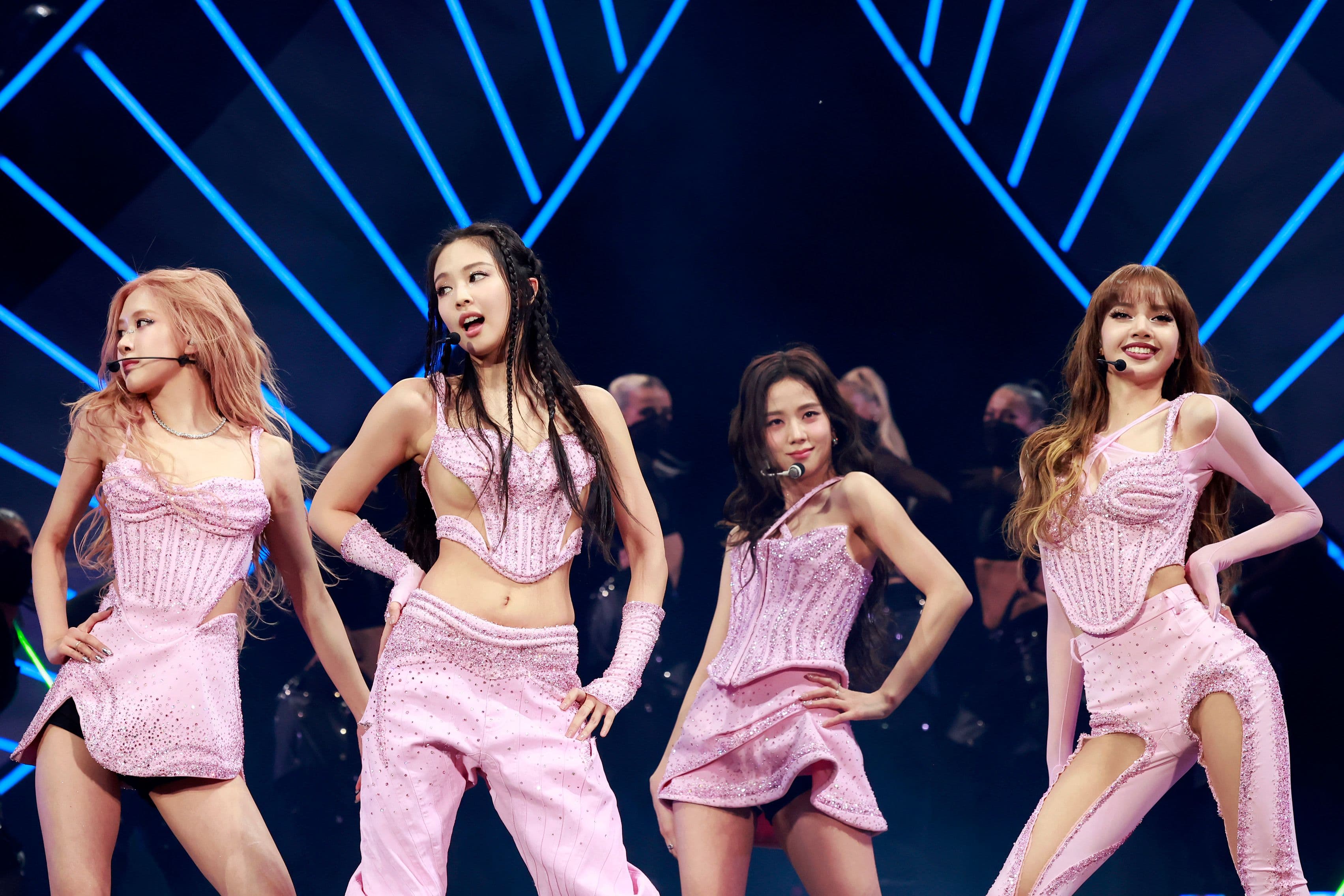 I beauty hack dei K-pop idol per una base make-up che non si scioglie d’estate